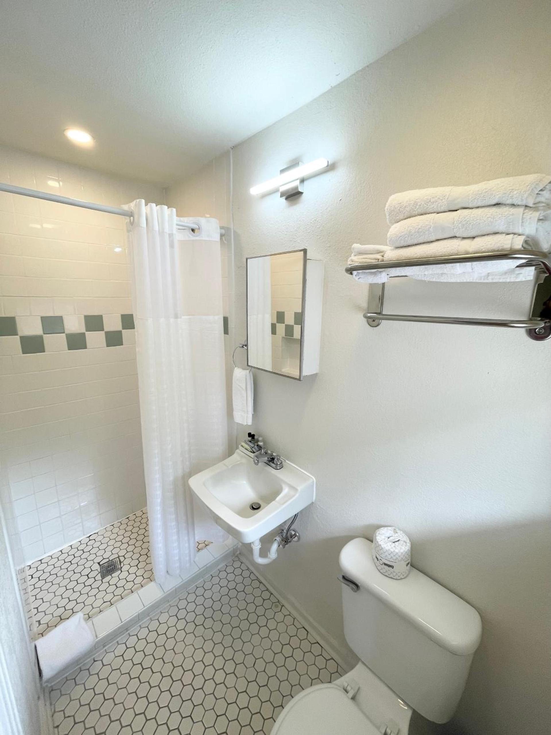 Frederick Motel photo 33