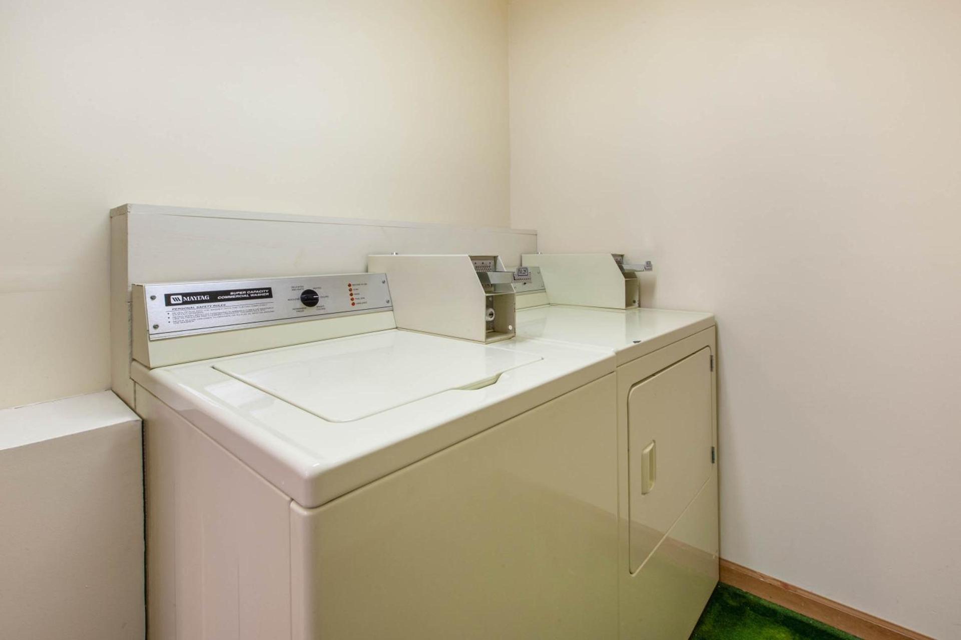 Apple Tree Inn; SureStay Collection by Best Western photo 34