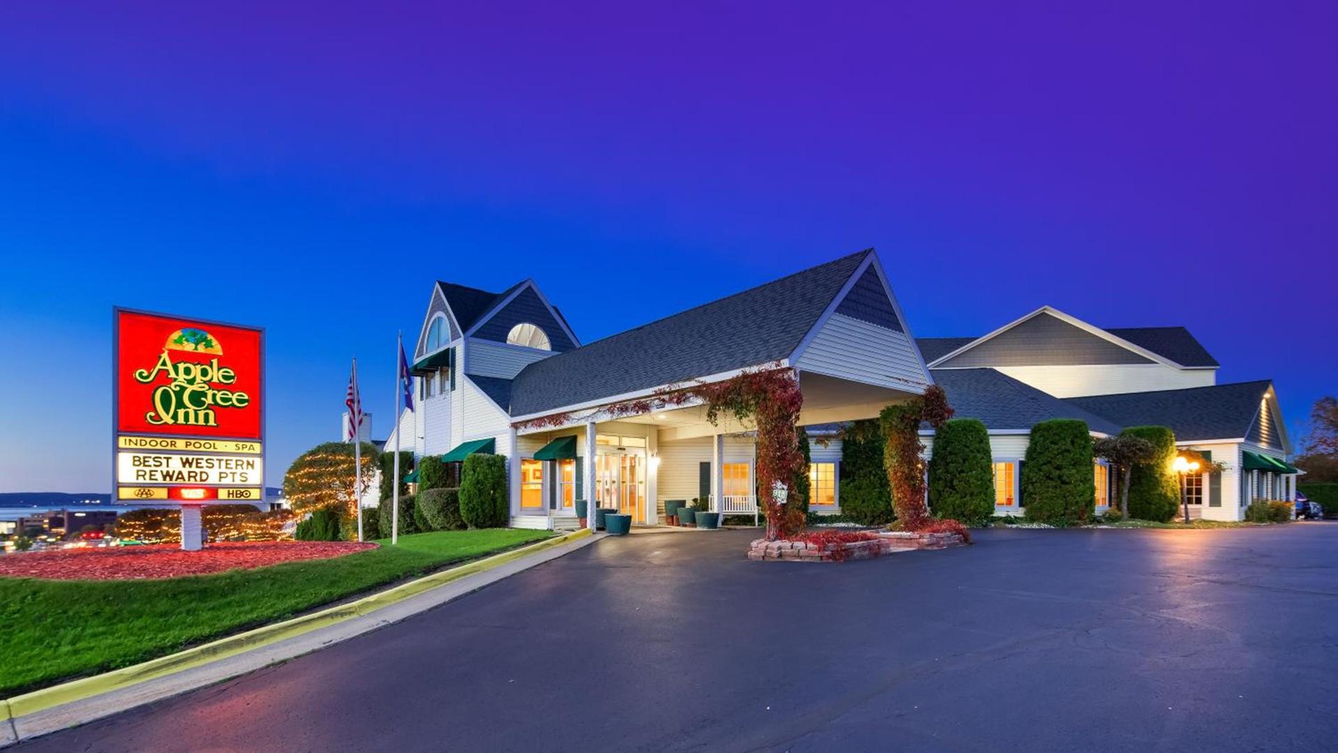 Apple Tree Inn; SureStay Collection by Best Western — hotel in Petoskey