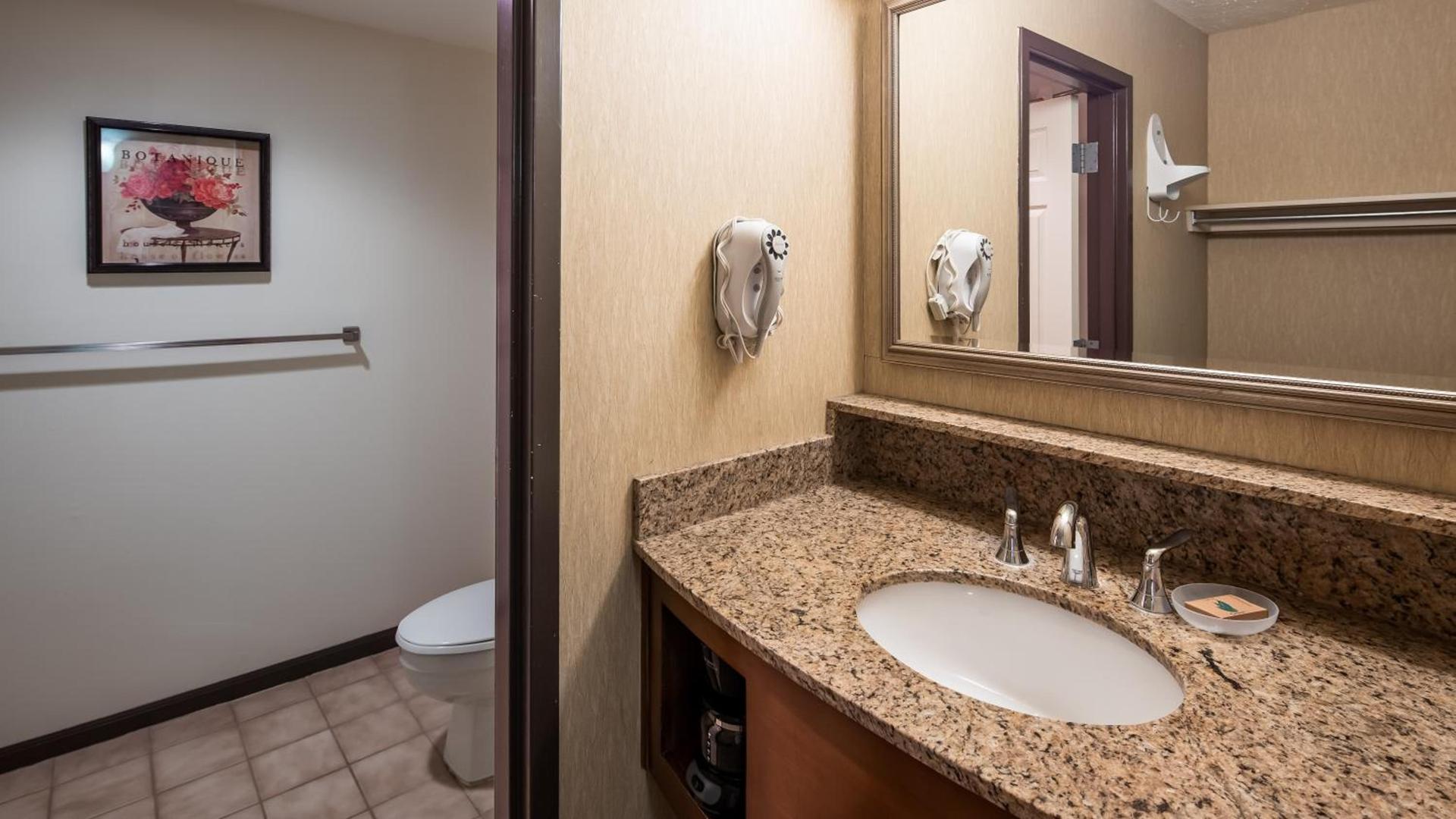 Apple Tree Inn; SureStay Collection by Best Western photo 22