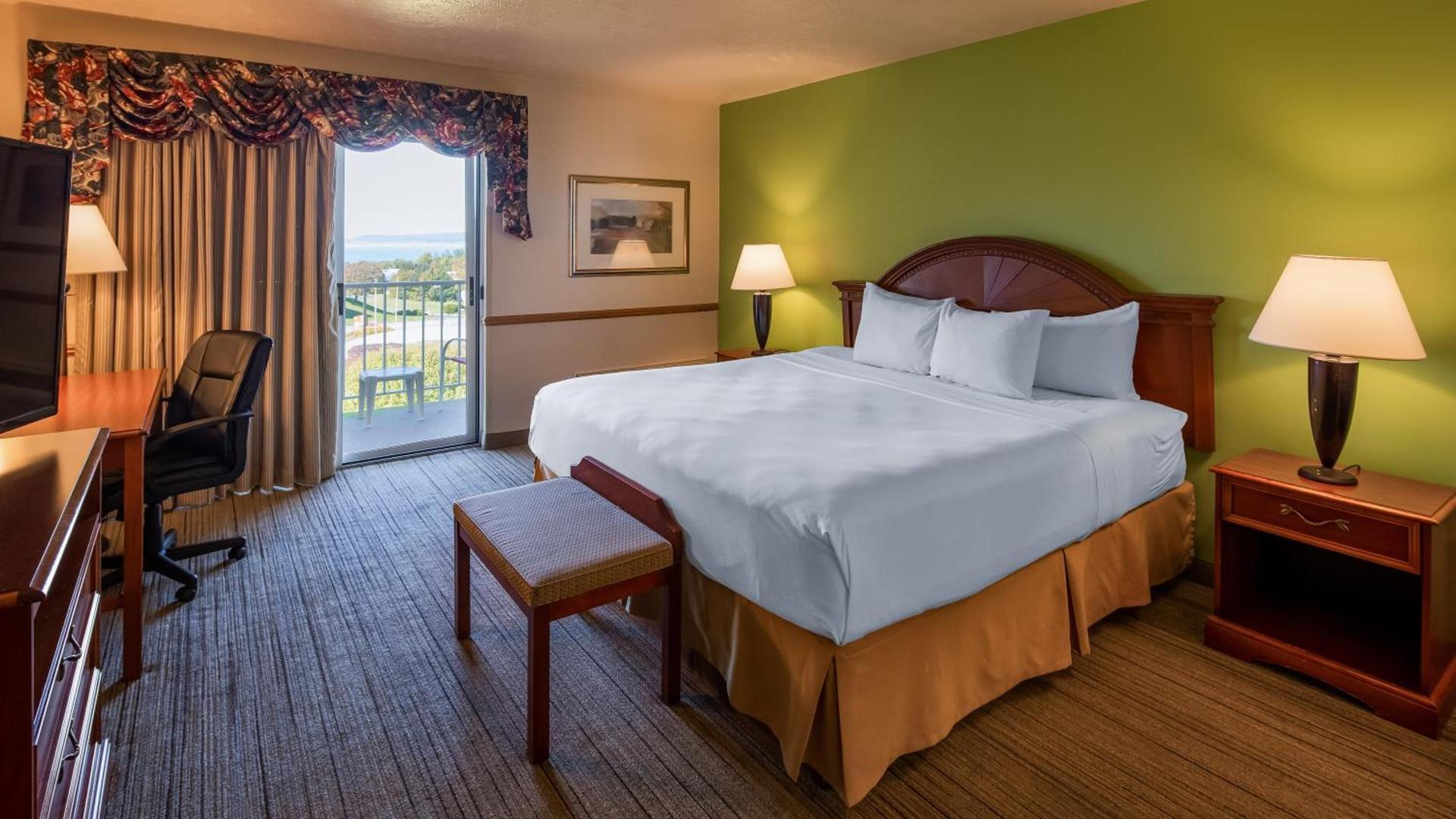 Apple Tree Inn; SureStay Collection by Best Western photo 24