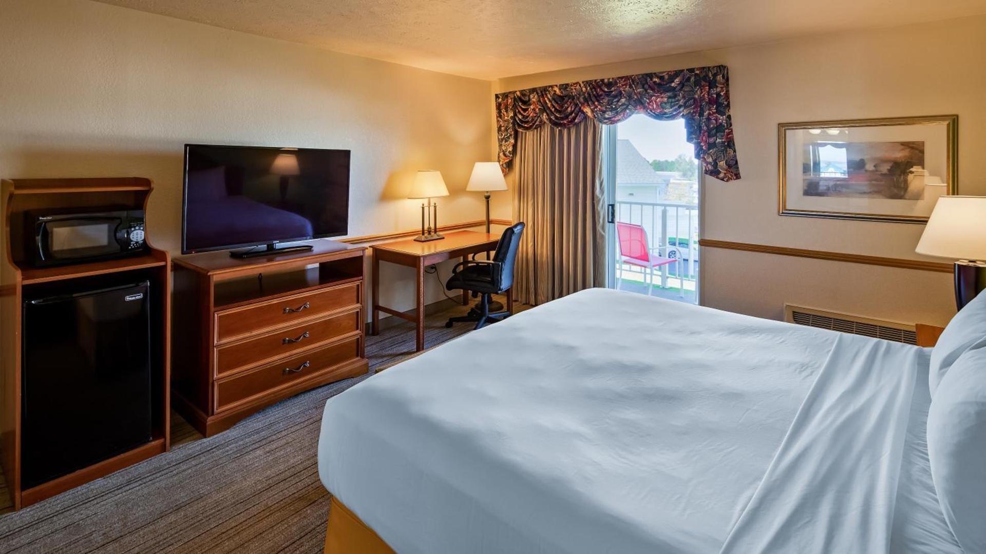 Apple Tree Inn; SureStay Collection by Best Western photo 25