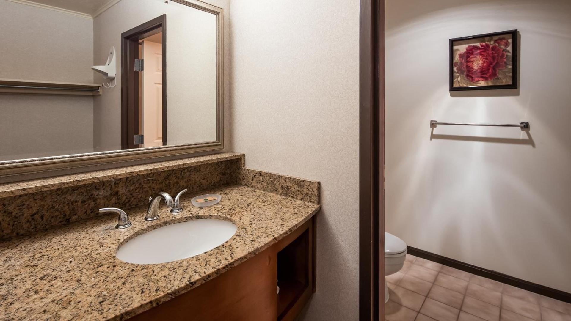 Apple Tree Inn; SureStay Collection by Best Western photo 27
