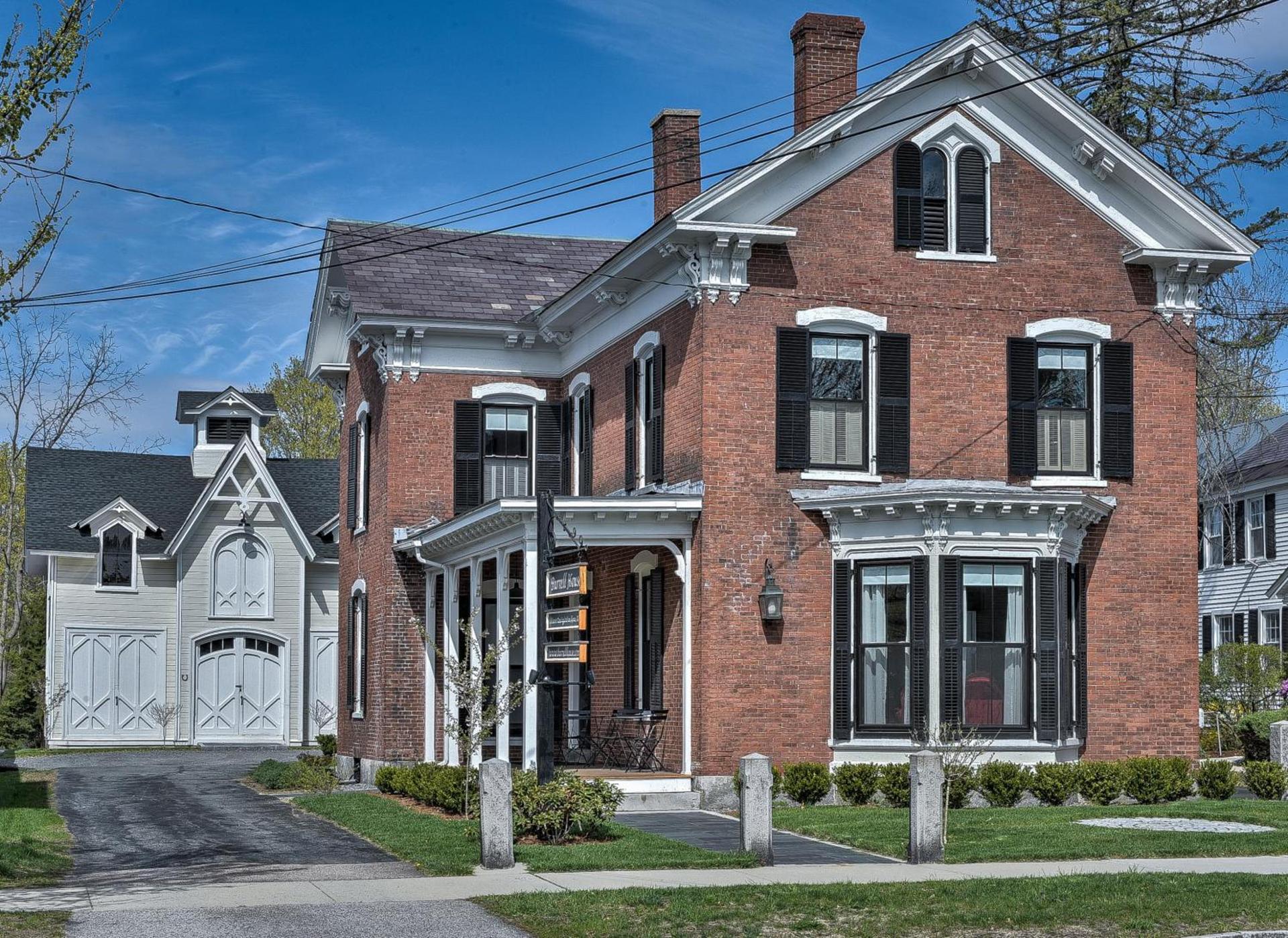 The Burrell House photo 41