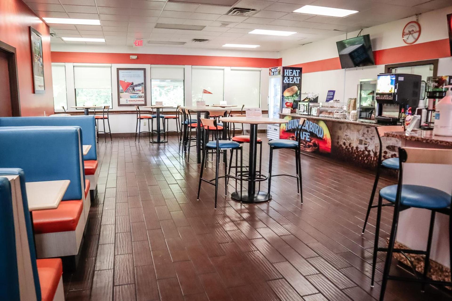 Howard Johnson by Wyndham Ocala FL I-75 photo 22