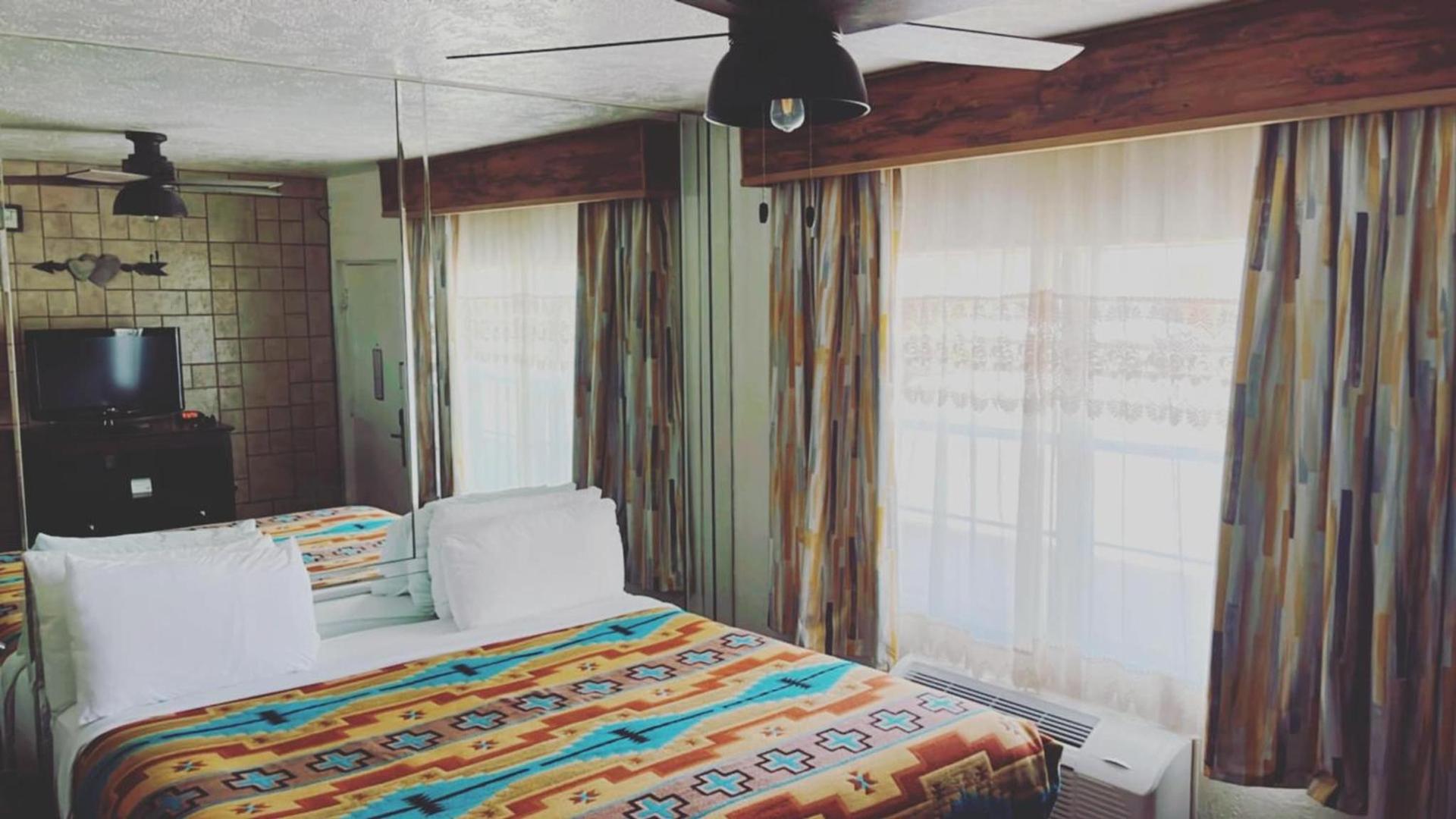 The Classic Desert Aire Hotel photo 9