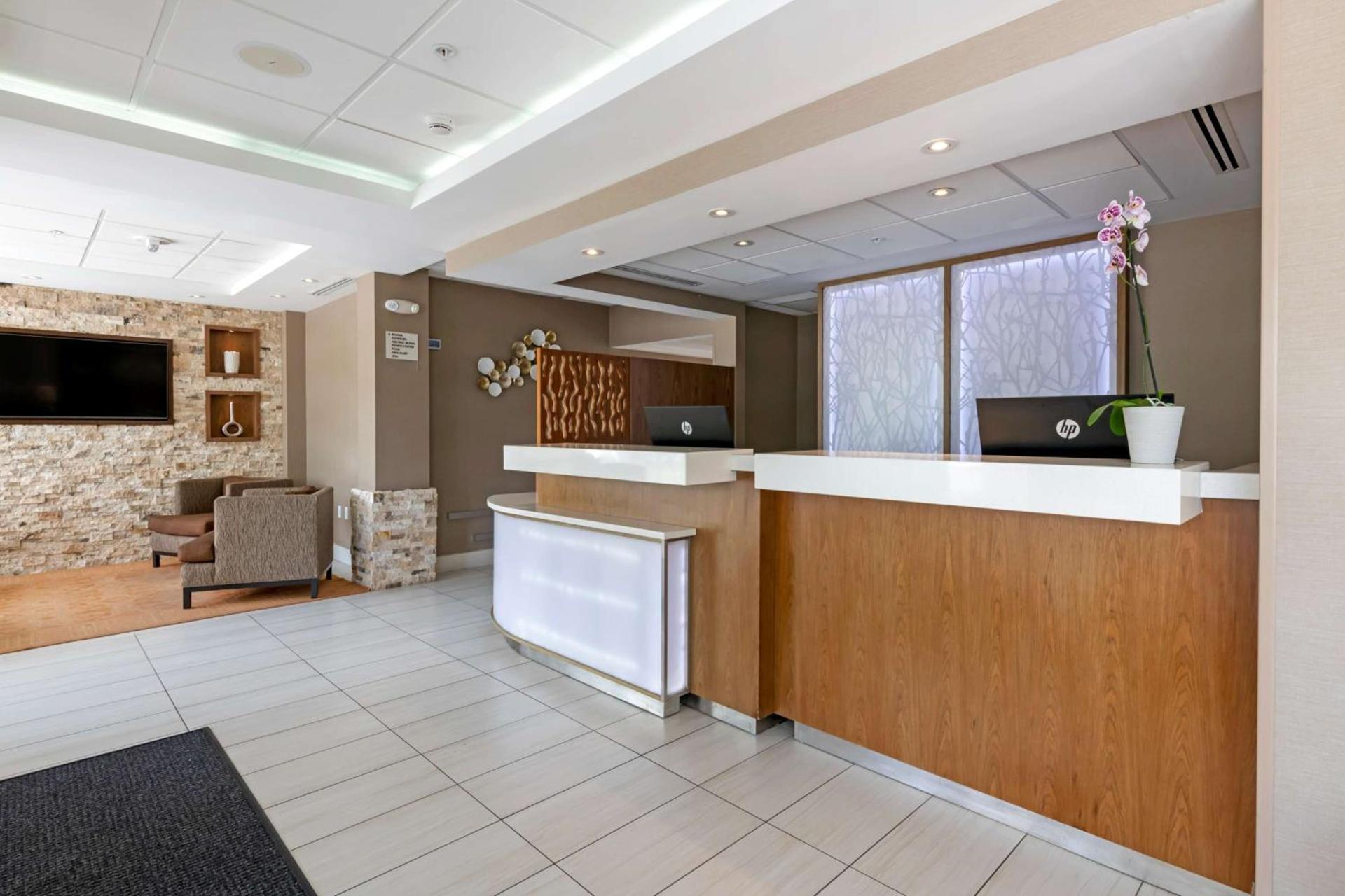 Best Western Plus North Miami-Bal Harbour photo 9