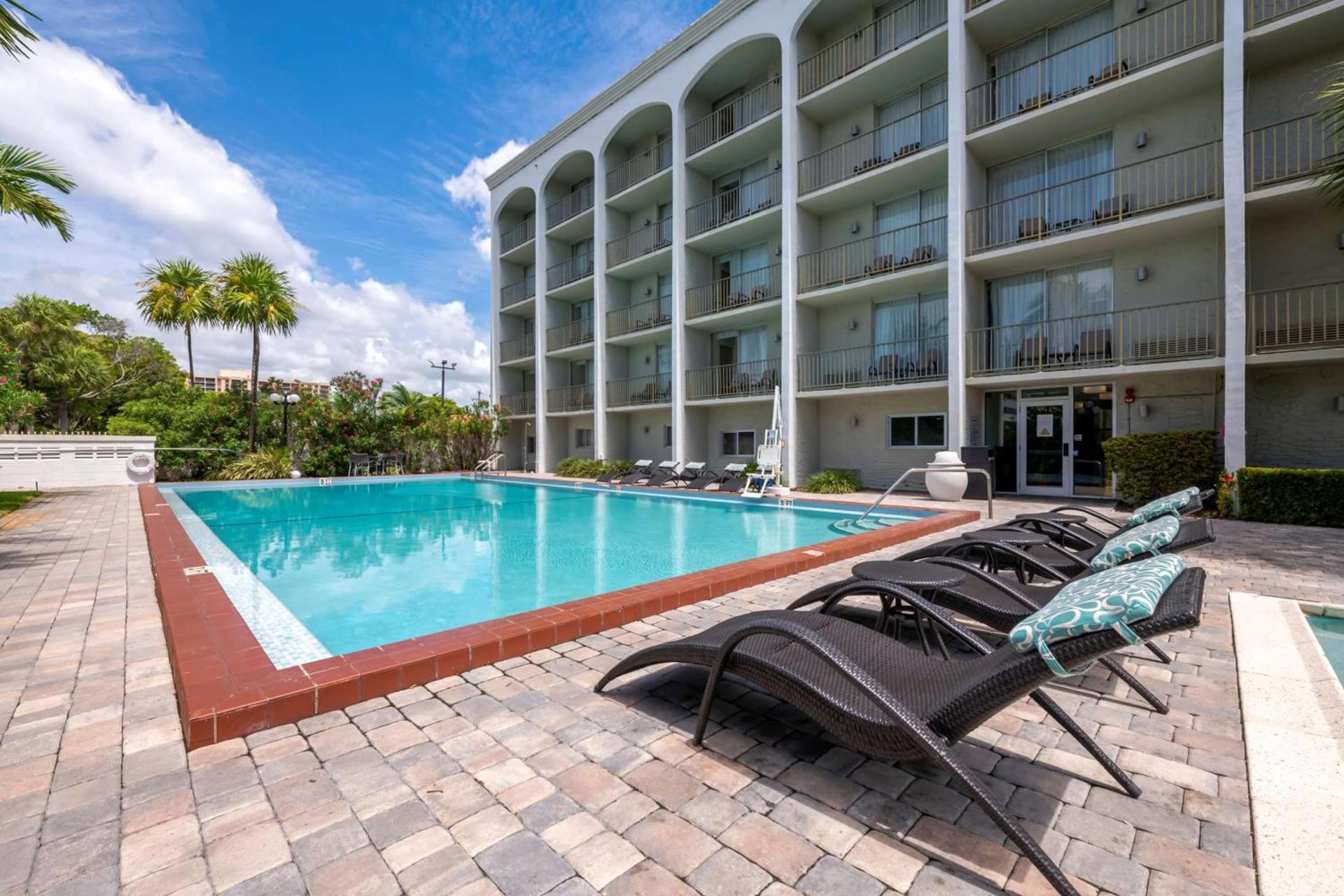 Best Western Plus North Miami-Bal Harbour photo 35