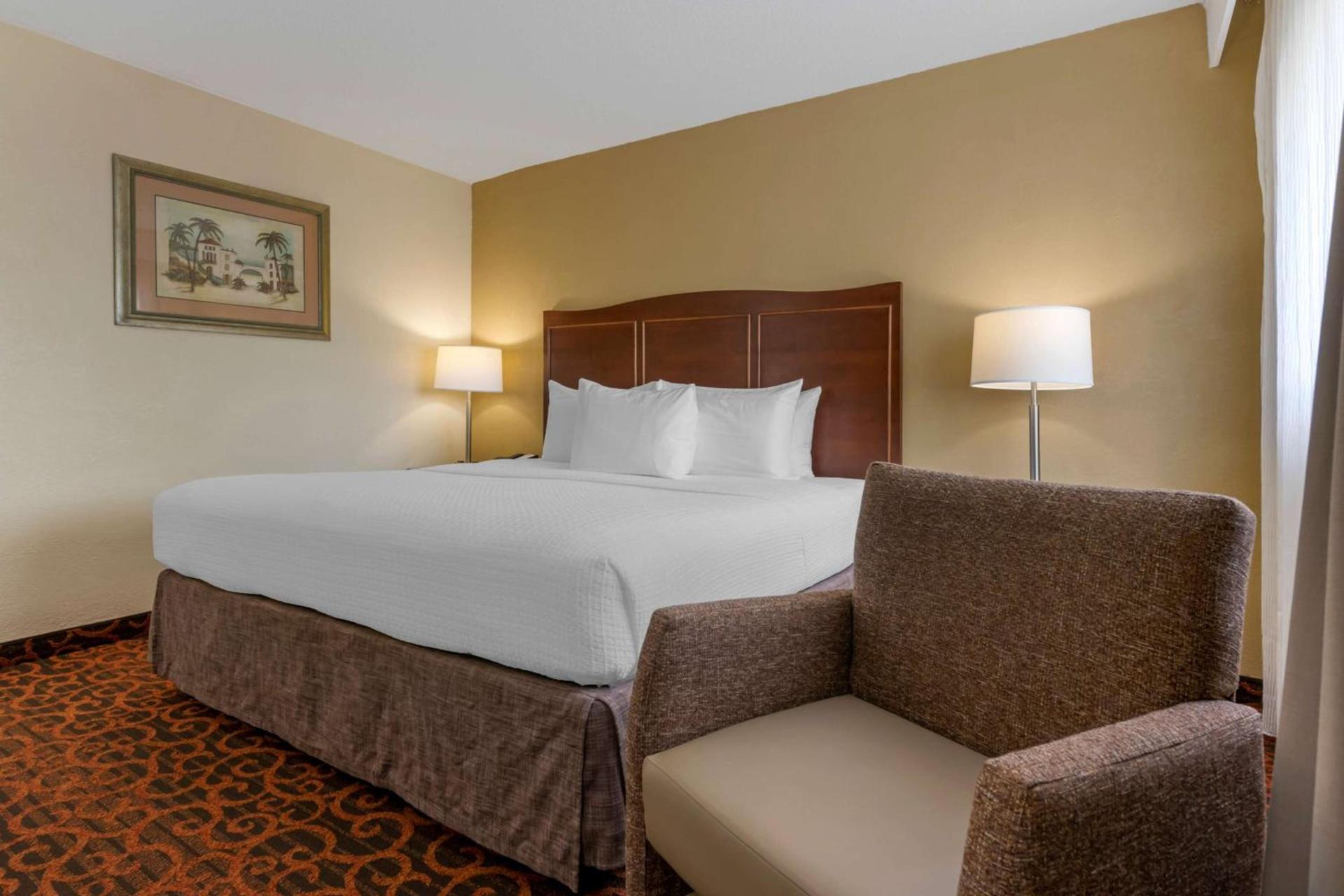 Best Western Plus North Miami-Bal Harbour photo 11