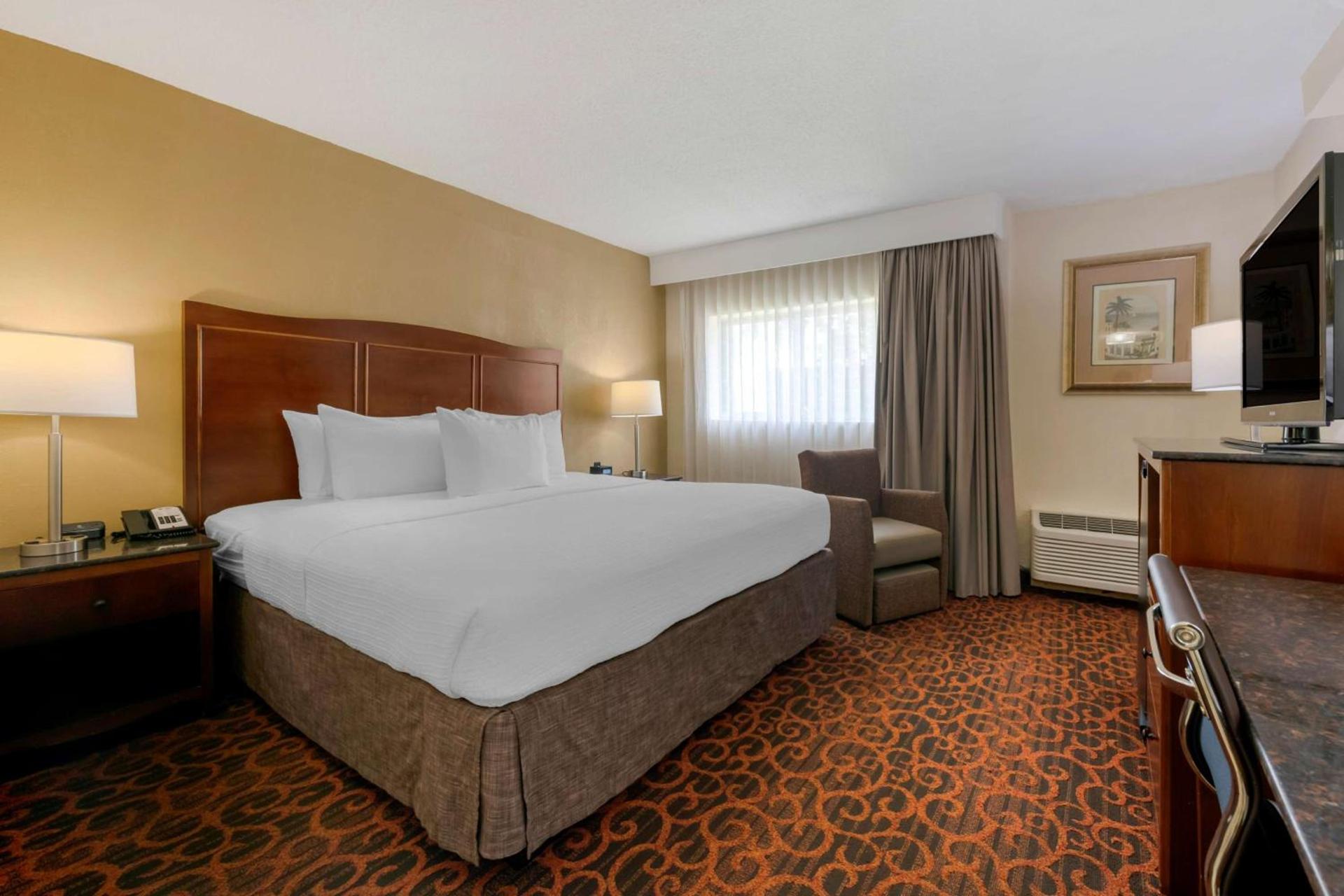 Best Western Plus North Miami-Bal Harbour photo 3