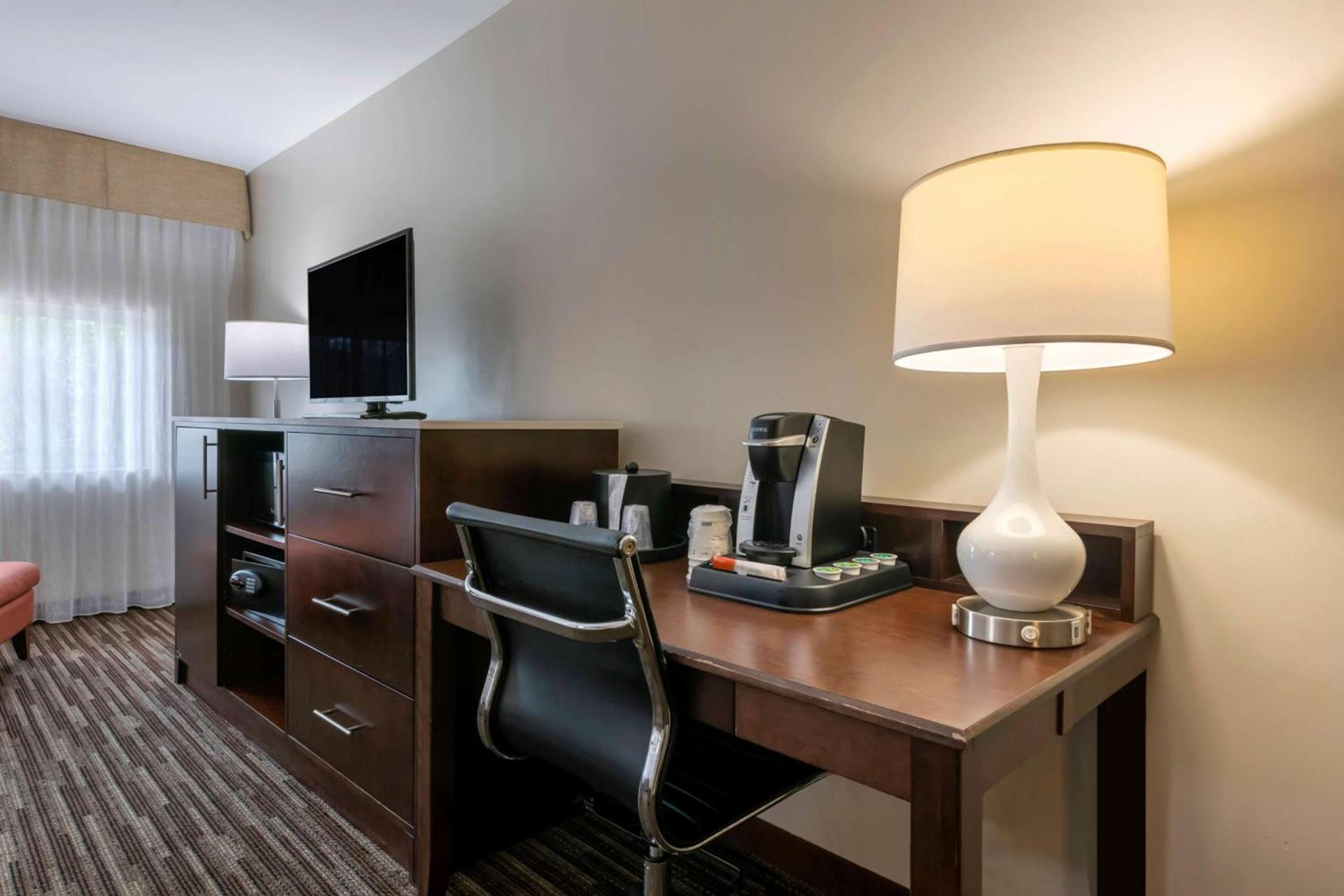 Best Western Plus North Miami-Bal Harbour photo 22