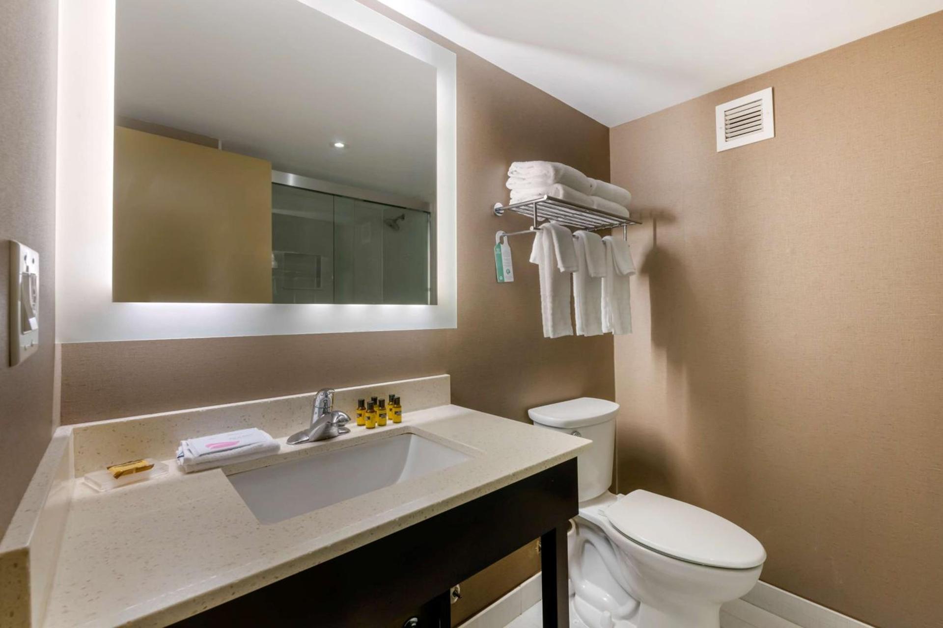 Best Western Plus North Miami-Bal Harbour photo 33