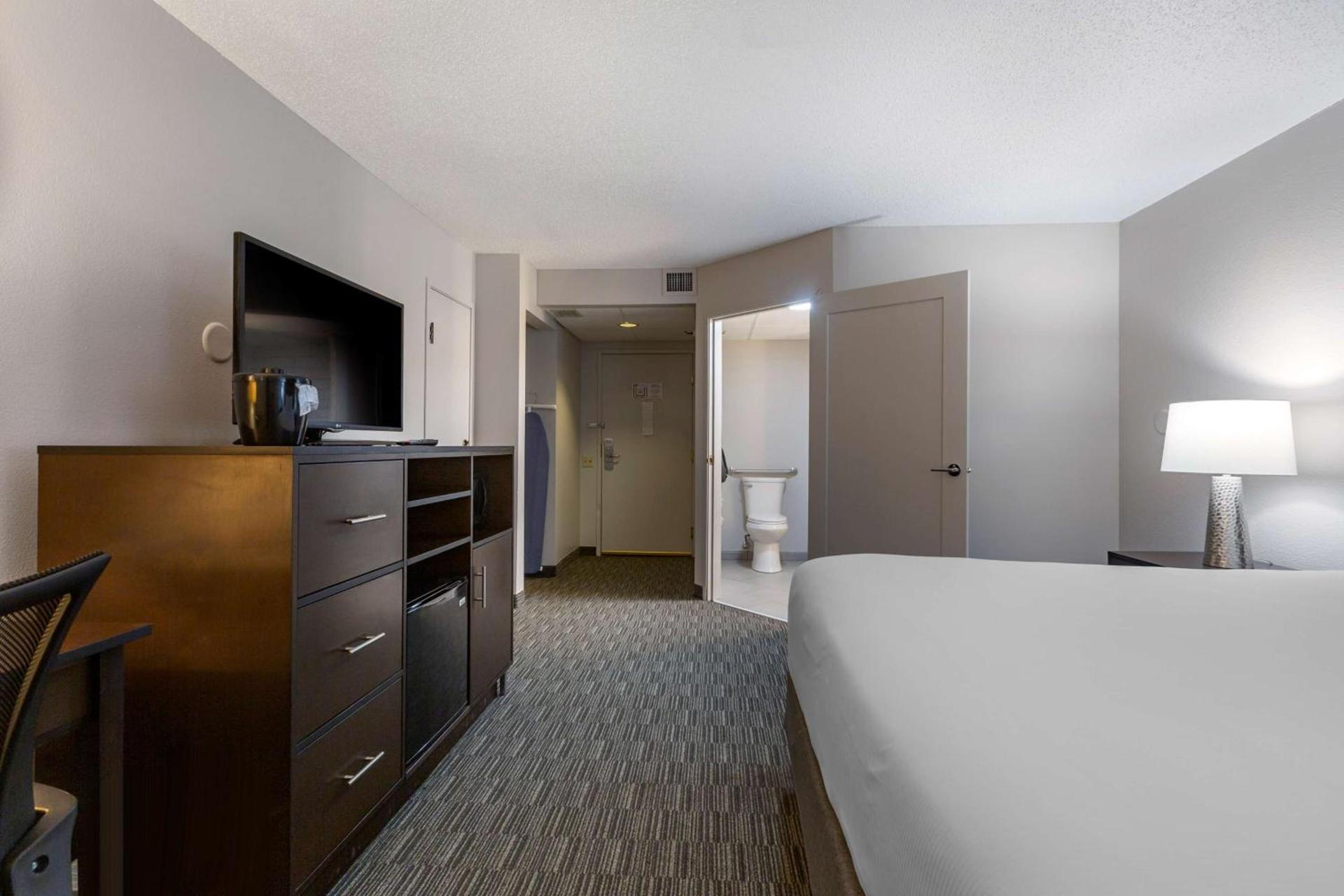 Best Western Plus Como Park Hotel photo 22