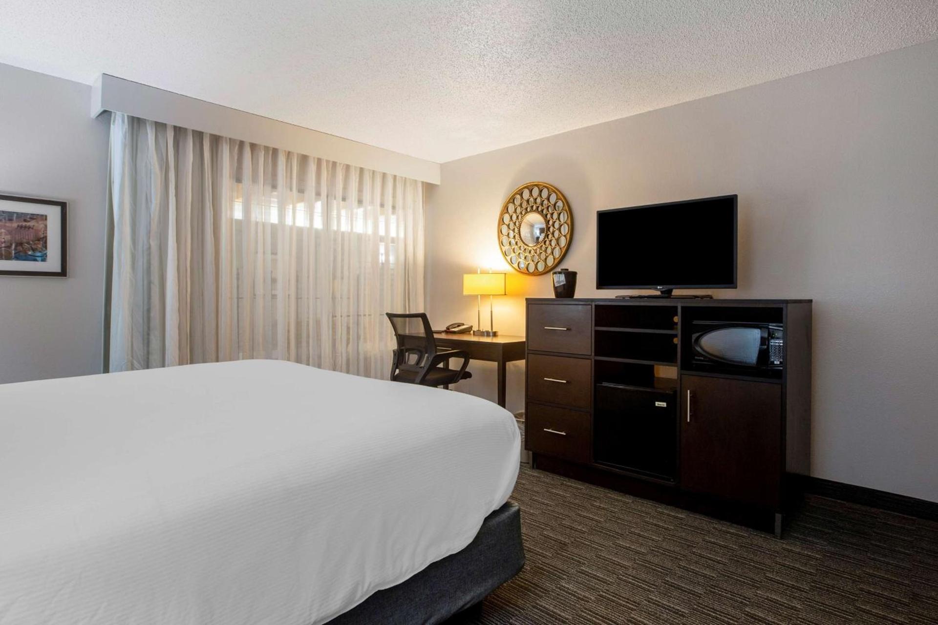 Best Western Plus Como Park Hotel photo 21