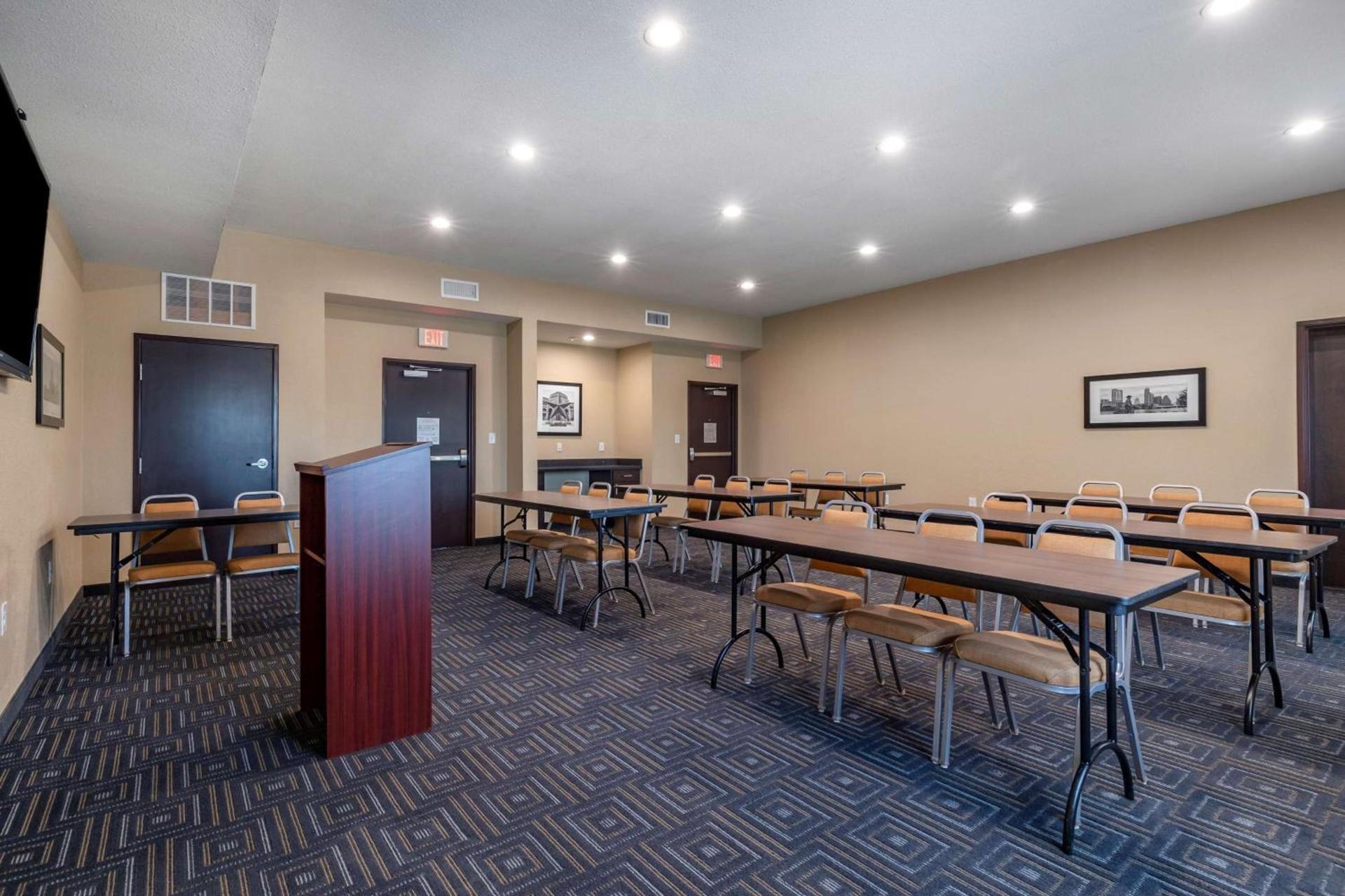 Best Western Plus Big Lake Inn photo 27