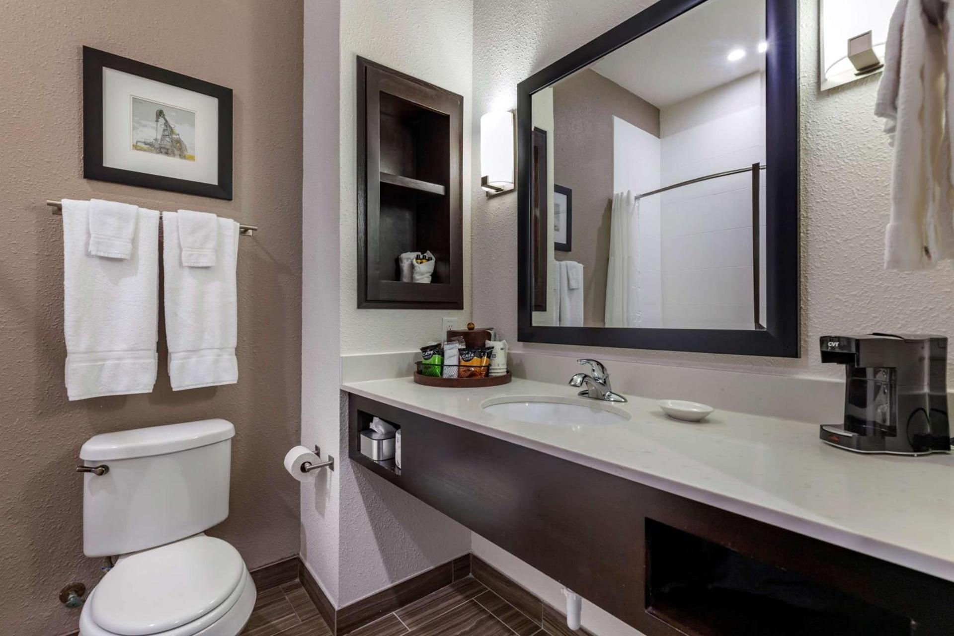 Best Western Plus Big Lake Inn photo 12