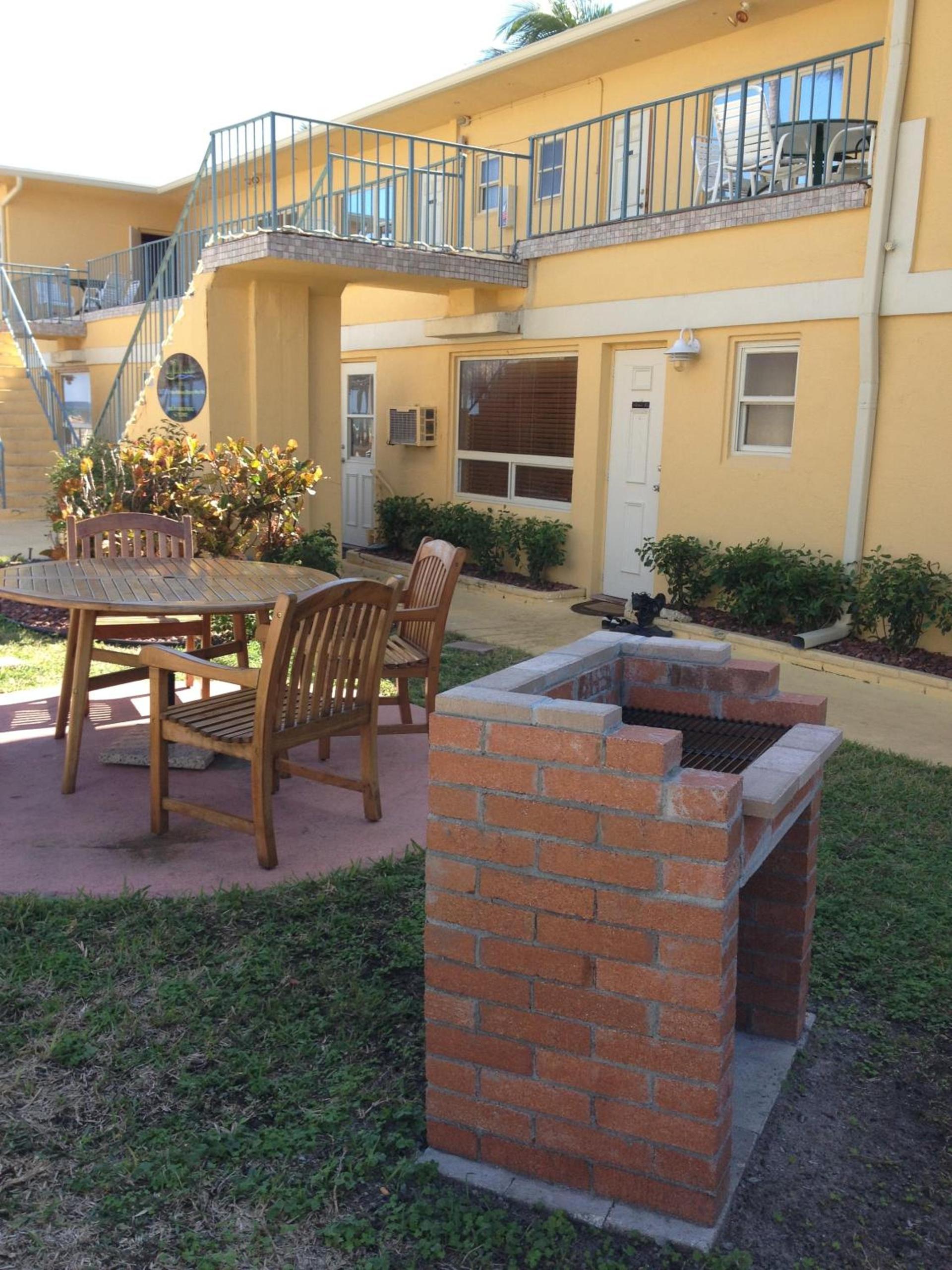 Ebb Tide Resort photo 41