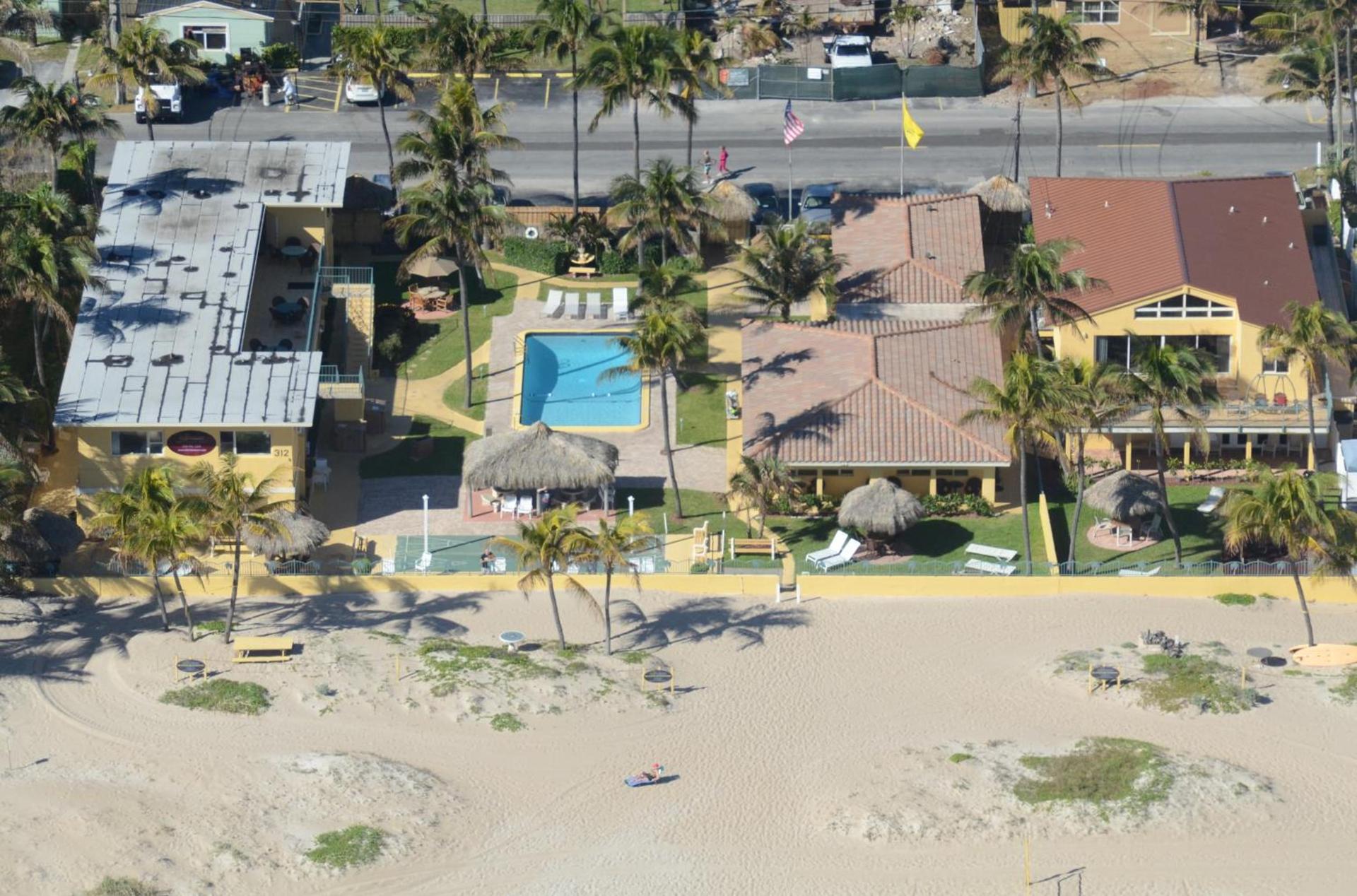 Ebb Tide Resort photo 7