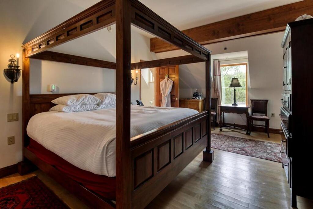 Wedmore Place photo 90