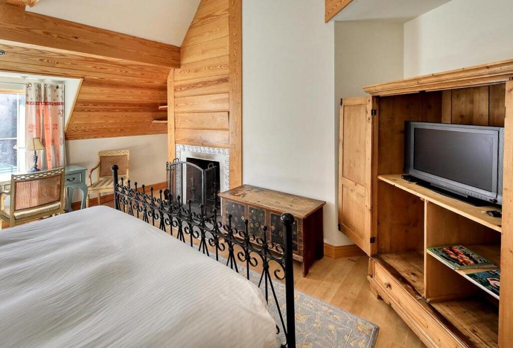 Wedmore Place photo 94