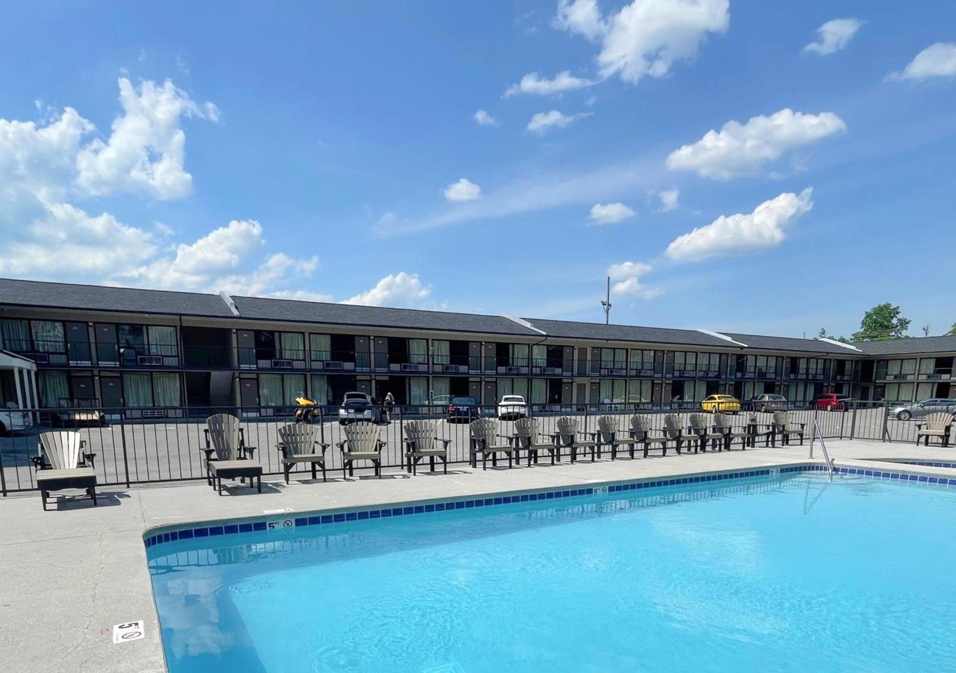 Travelodge by Wyndham Pigeon Forge Dollywood Lane photo 17