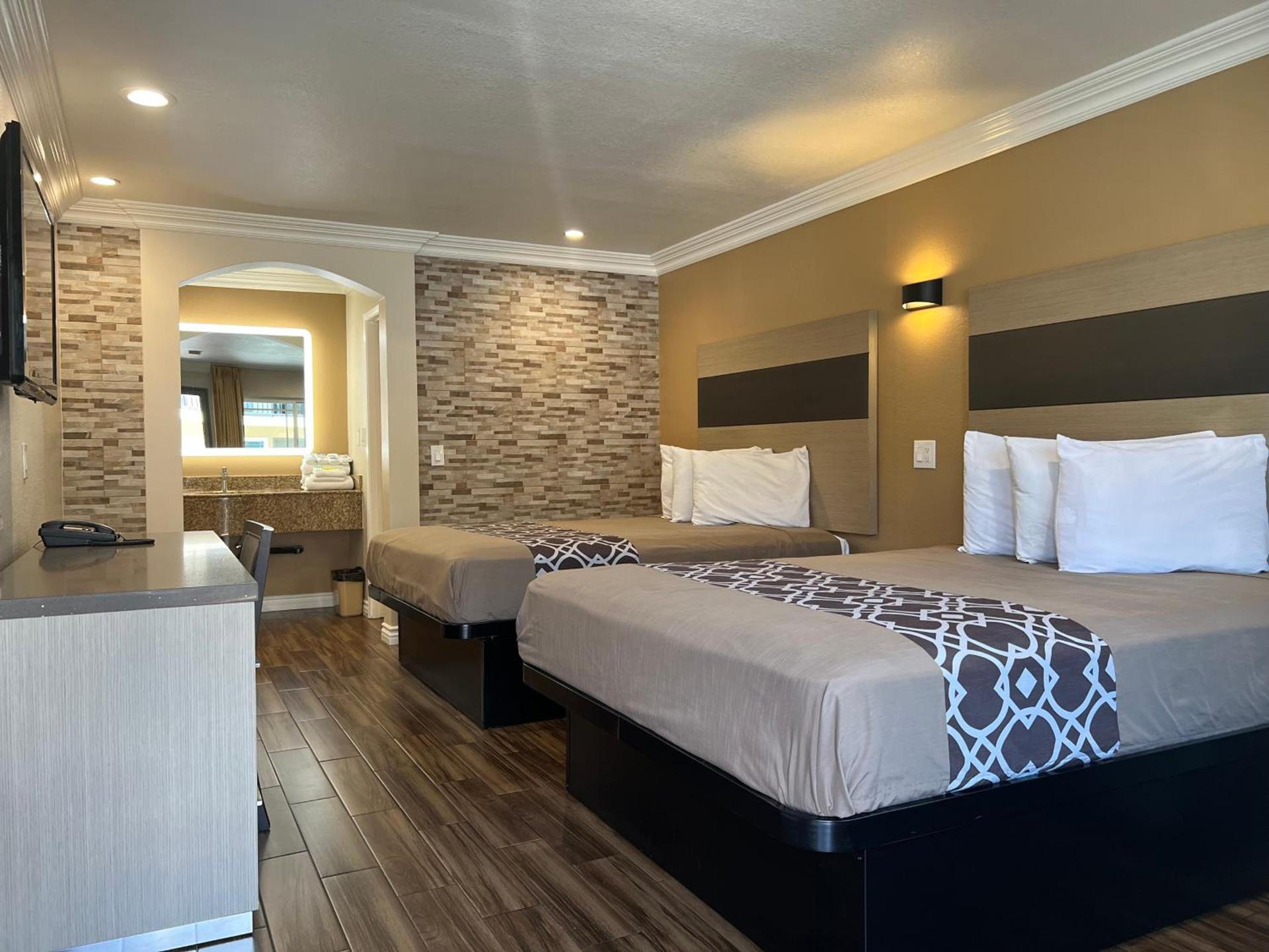 Walnut Inn & Suites West Covina photo 19