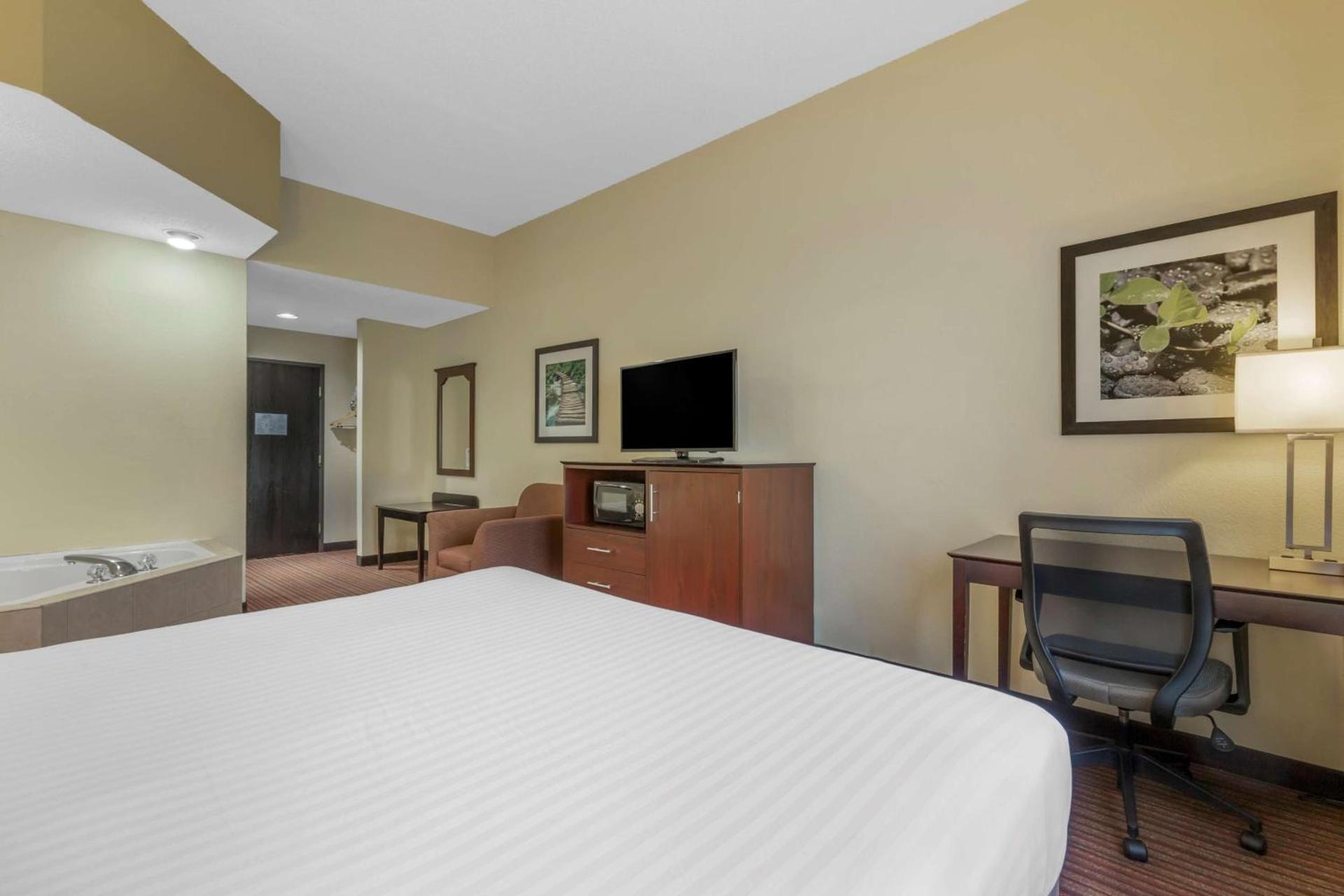 Best Western Seneca-Clemson photo 17