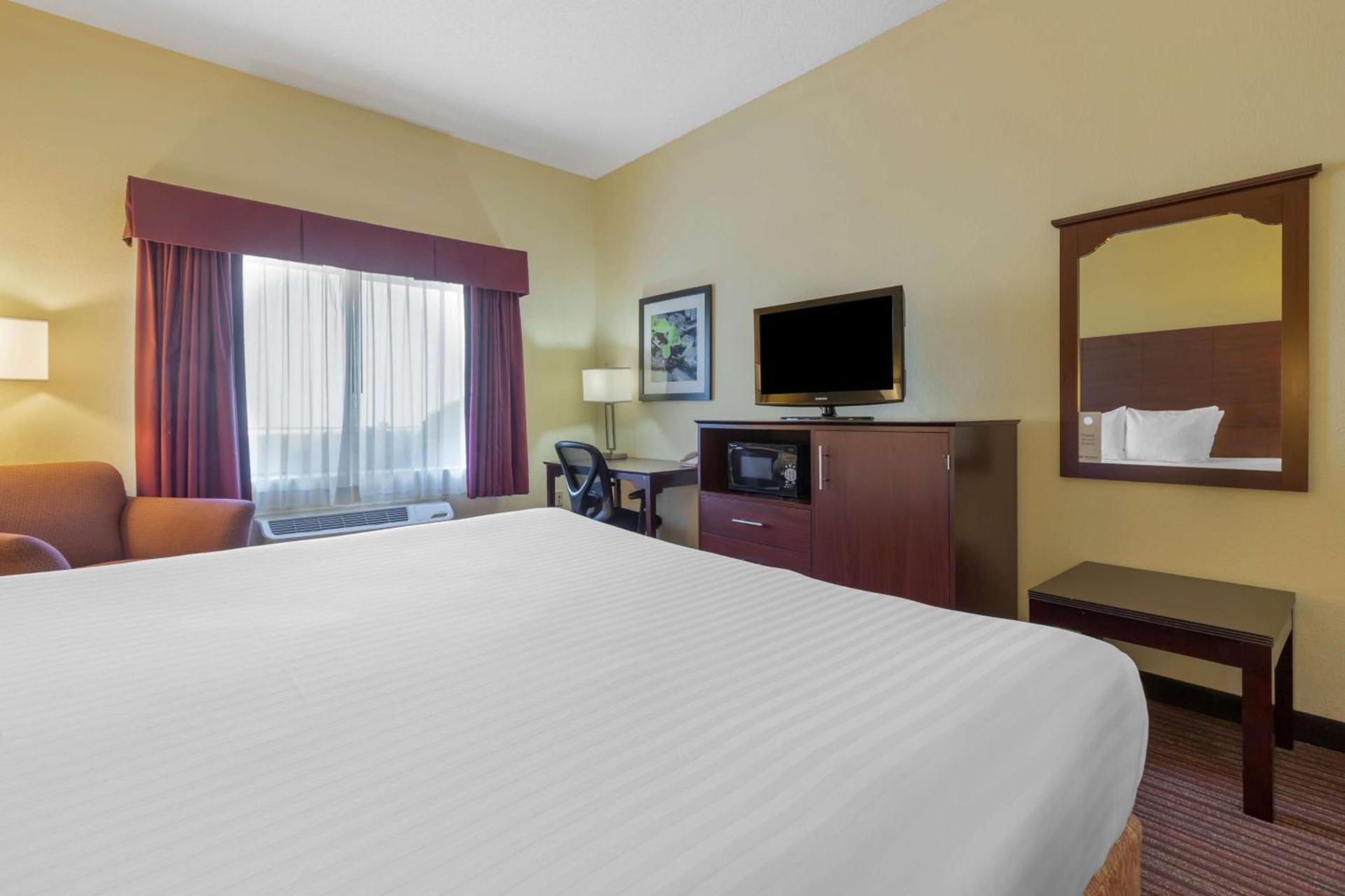 Best Western Seneca-Clemson photo 21