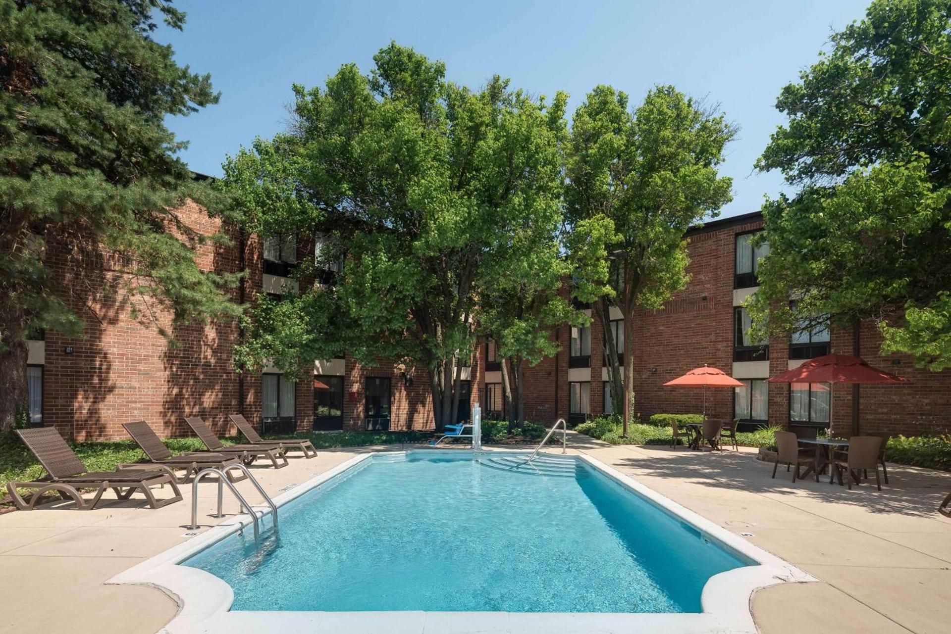 Best Western Chicago - Downers Grove photo 29