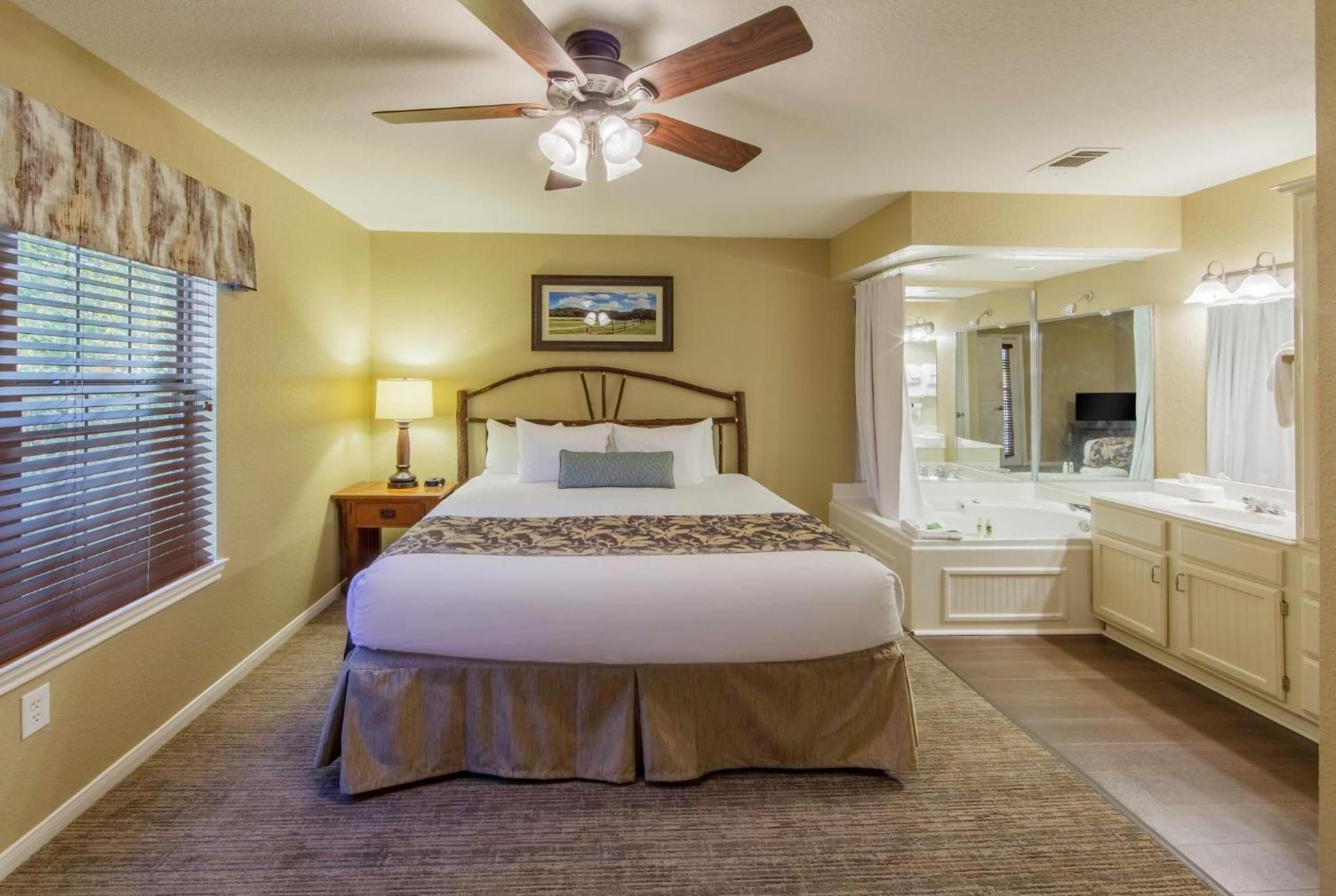 Holiday Inn Club Vacations Piney Shores Resort at Lake Conroe photo 68