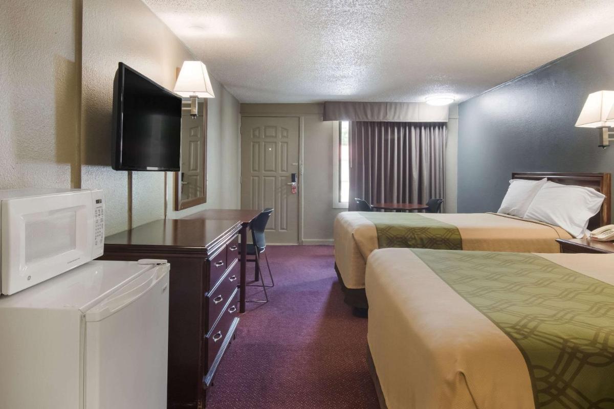 Econo Lodge Pittsburgh I-79 photo 12