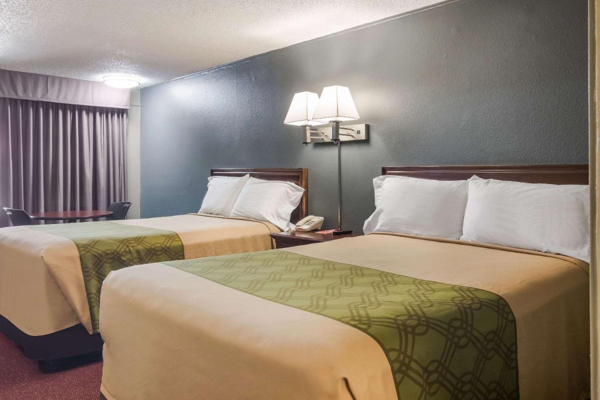Econo Lodge Pittsburgh I-79 photo 13