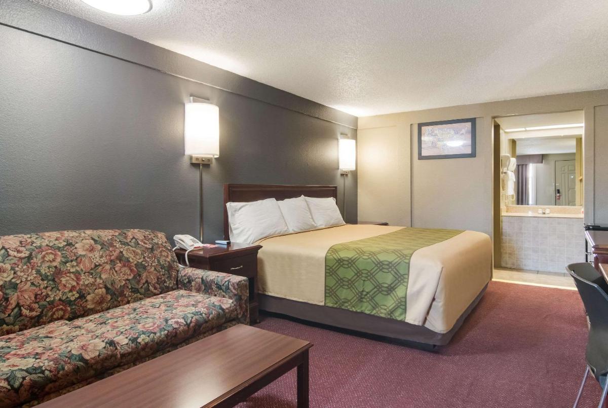 Econo Lodge Pittsburgh I-79 photo 20