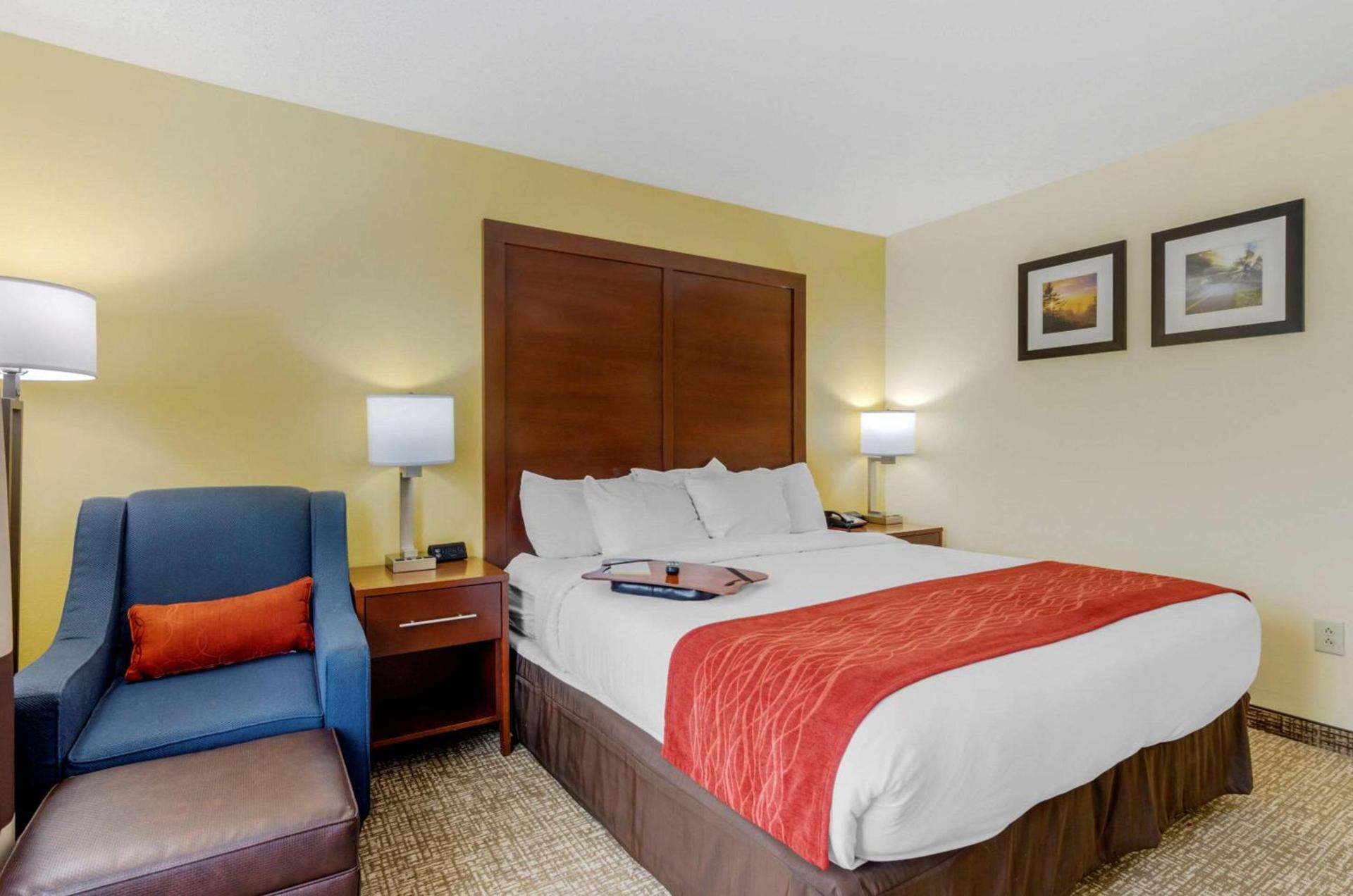 Comfort Inn & Suites Hillsville I-77 photo 7