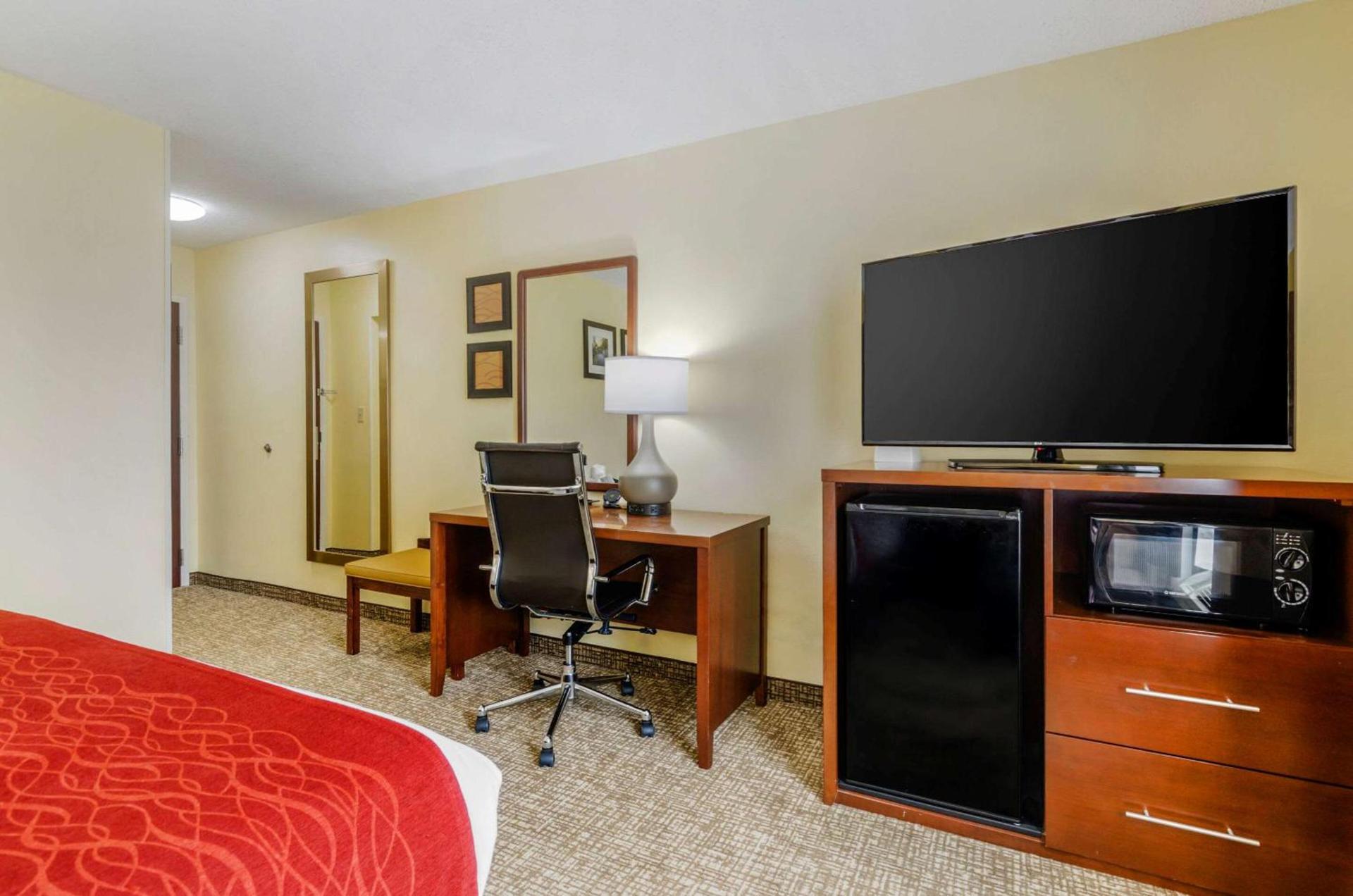 Comfort Inn & Suites Hillsville I-77 photo 6