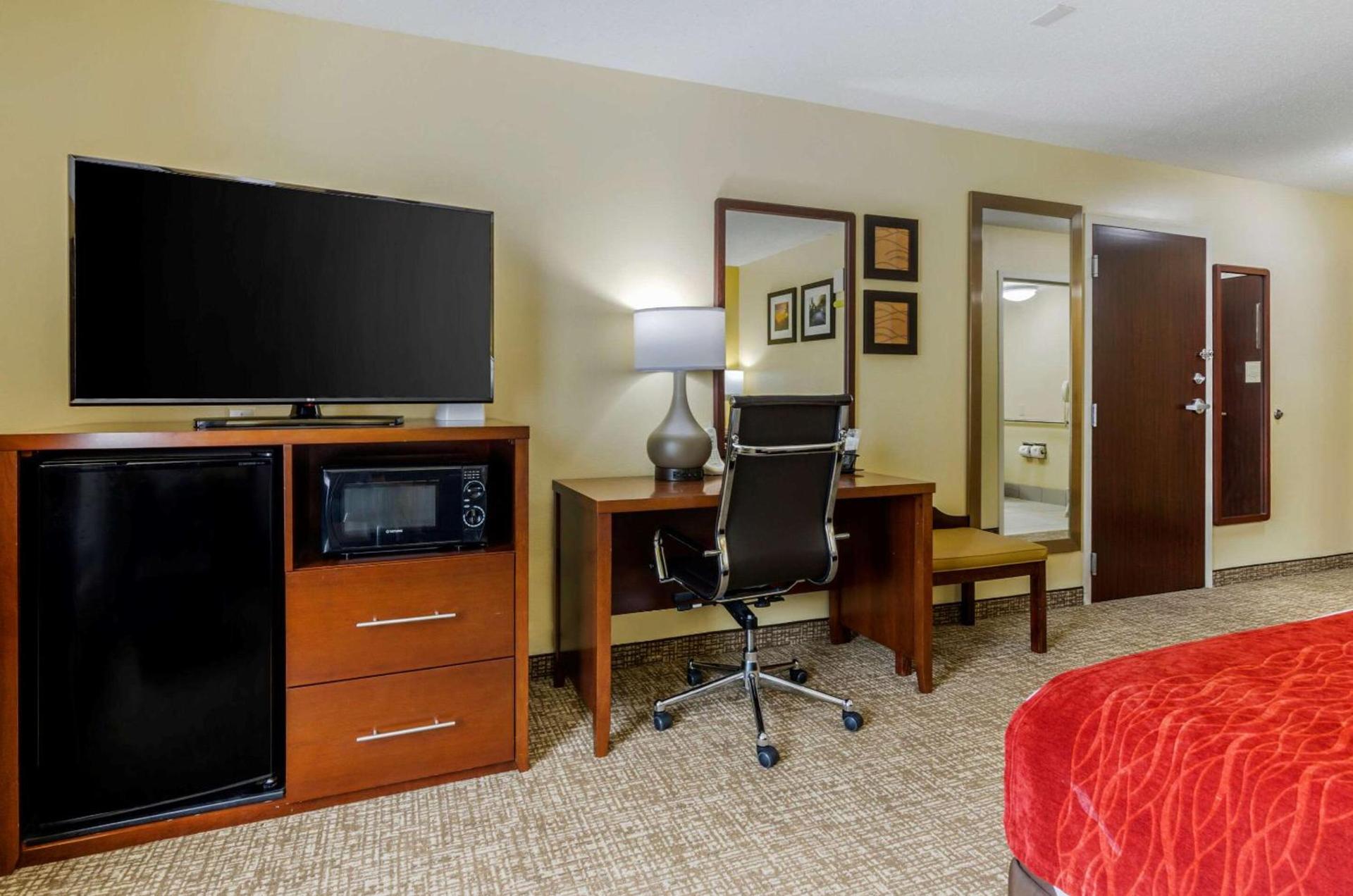 Comfort Inn & Suites Hillsville I-77 photo 15
