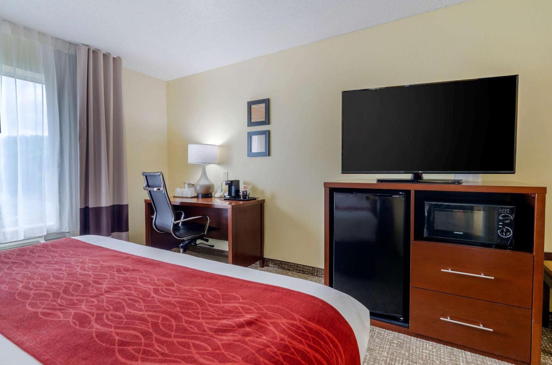 Comfort Inn & Suites Hillsville I-77 photo 29