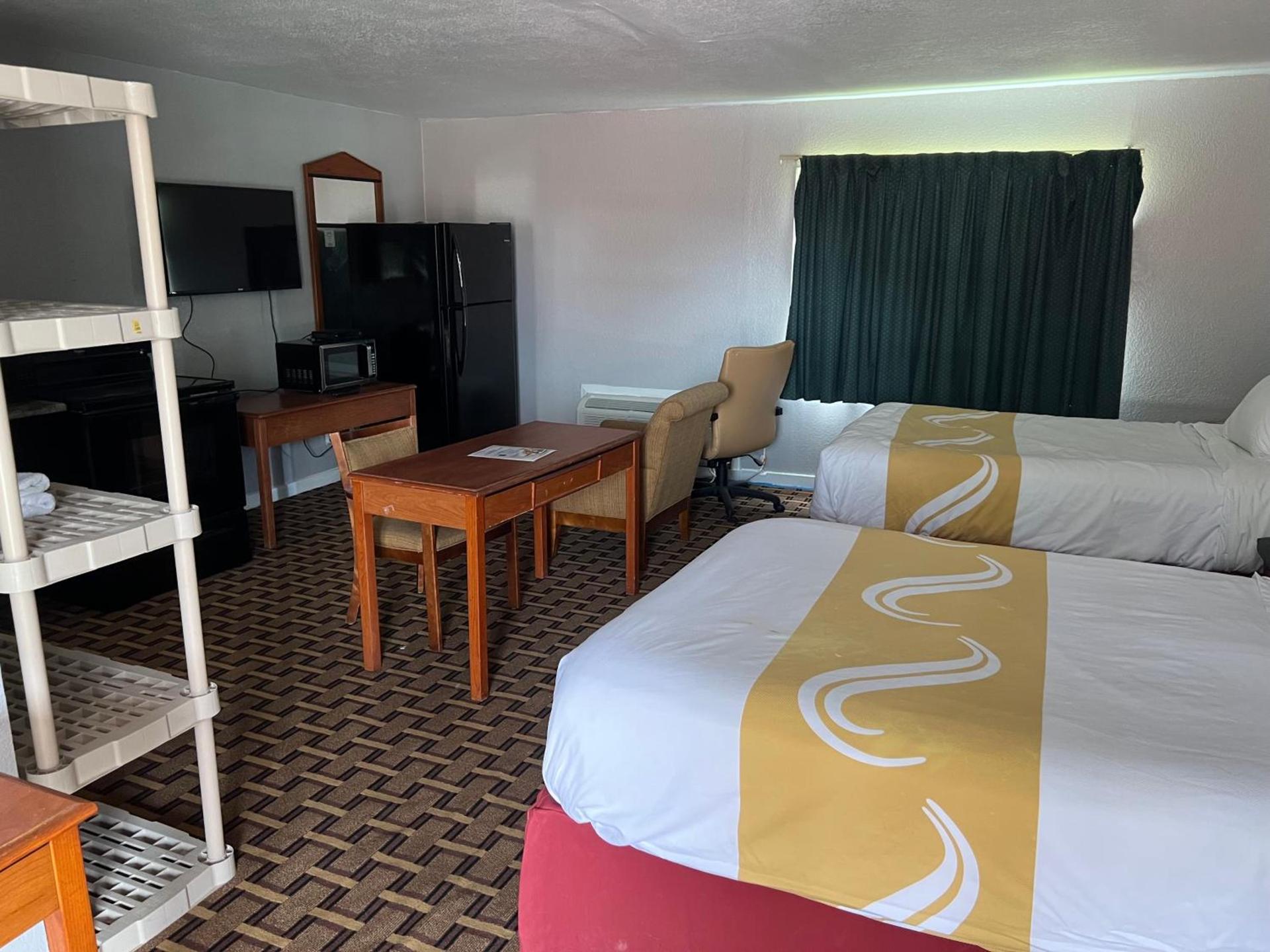 Budget Inn photo 5