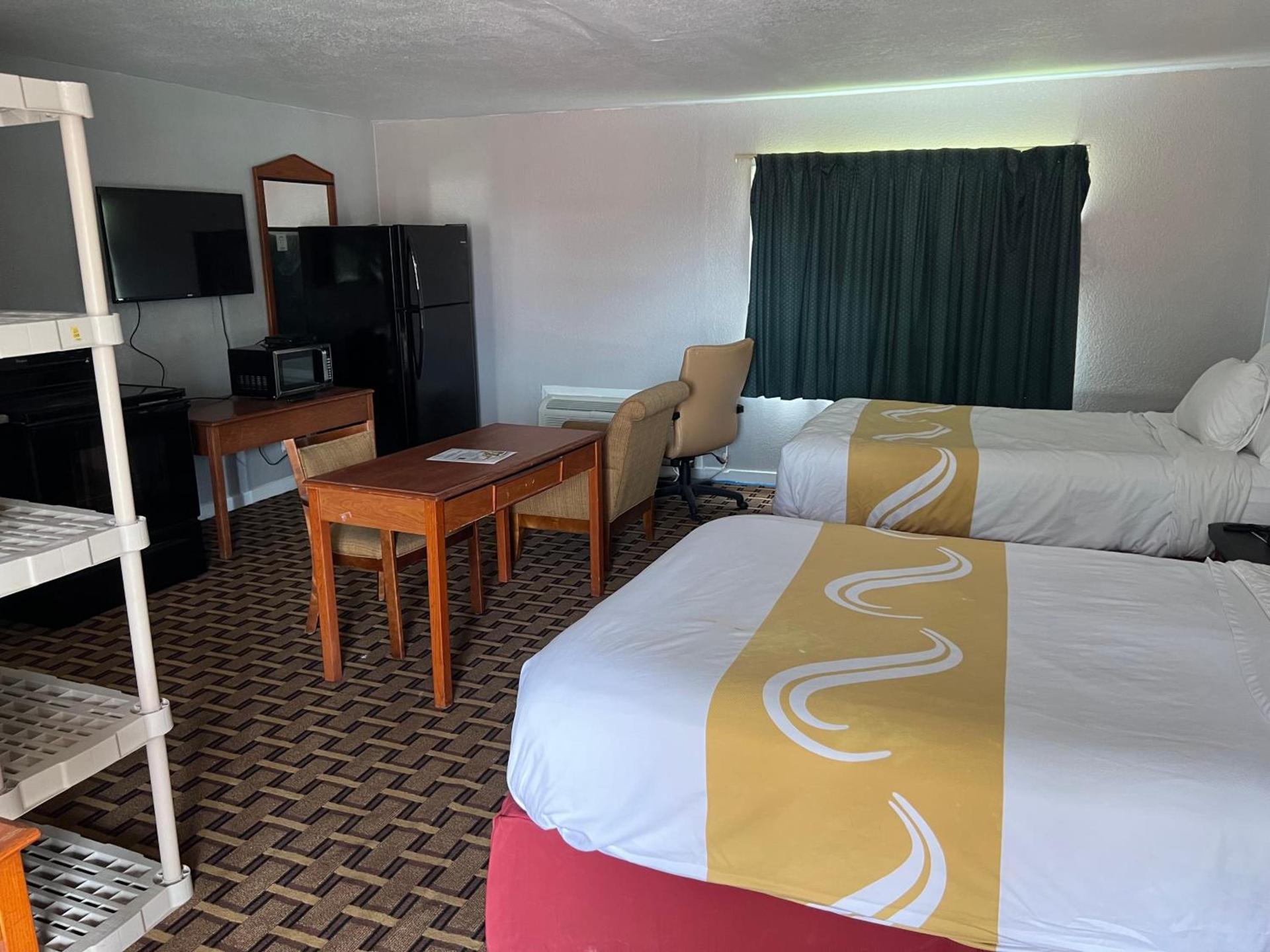 Budget Inn photo 6