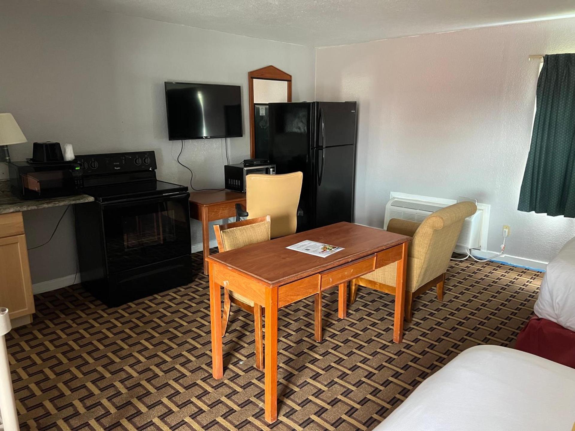 Budget Inn photo 8