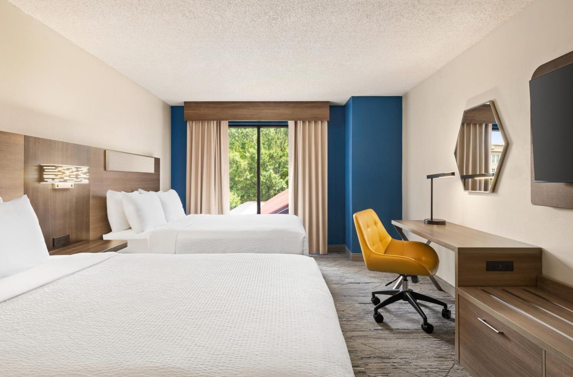 Holiday Inn Express & Suites Greenville-Downtown by IHG photo 3