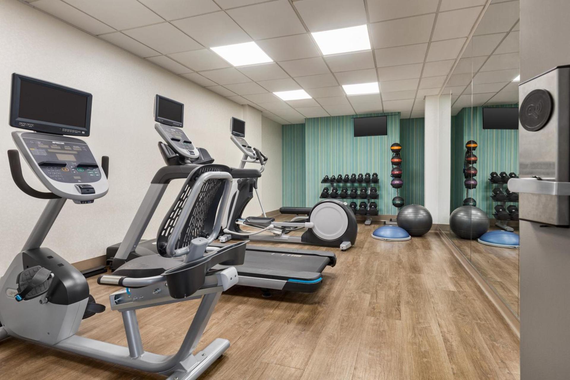 Holiday Inn Express & Suites Greenville-Downtown by IHG photo 20