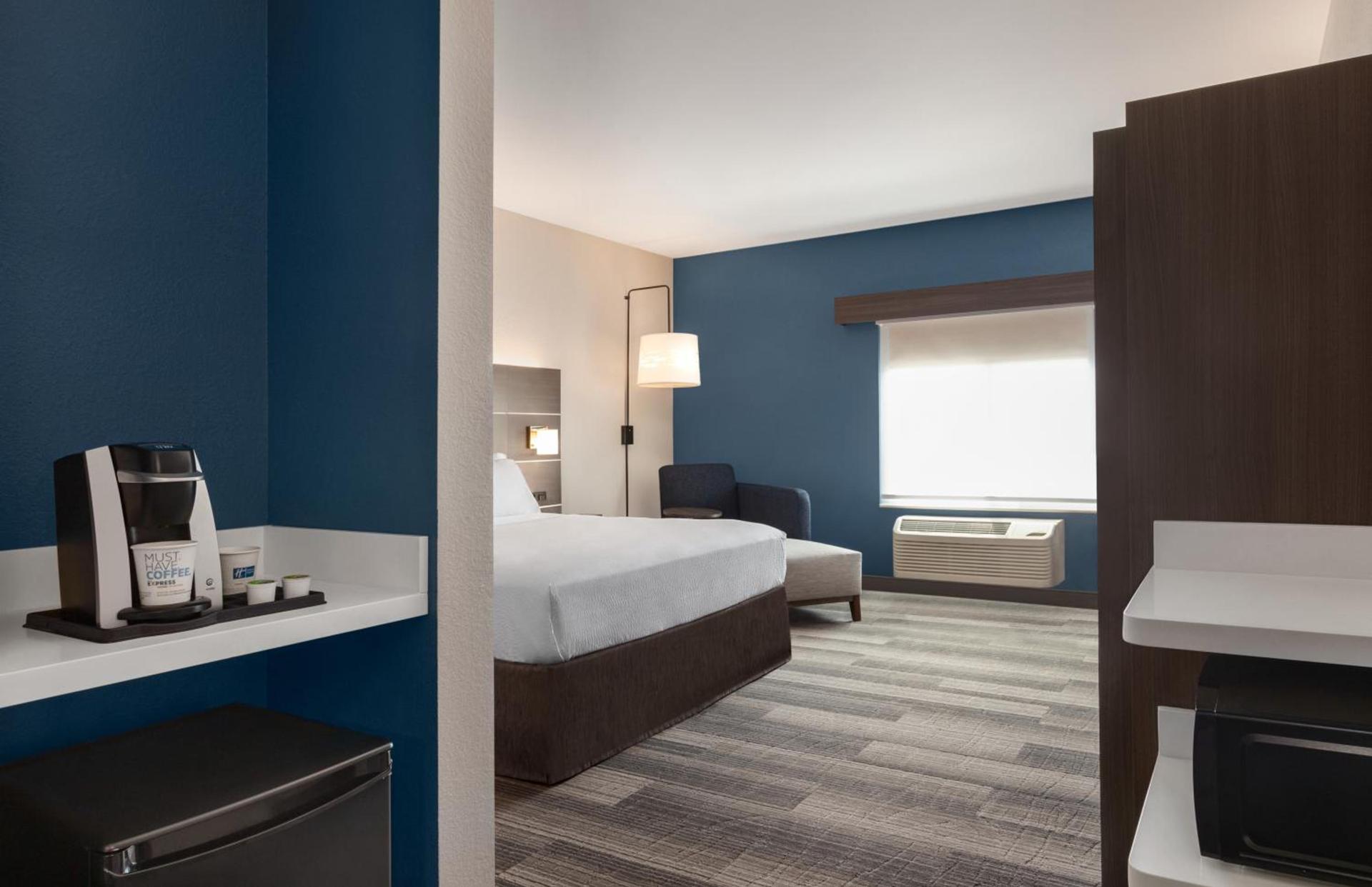 Holiday Inn Express & Suites Denver Airport by IHG photo 11