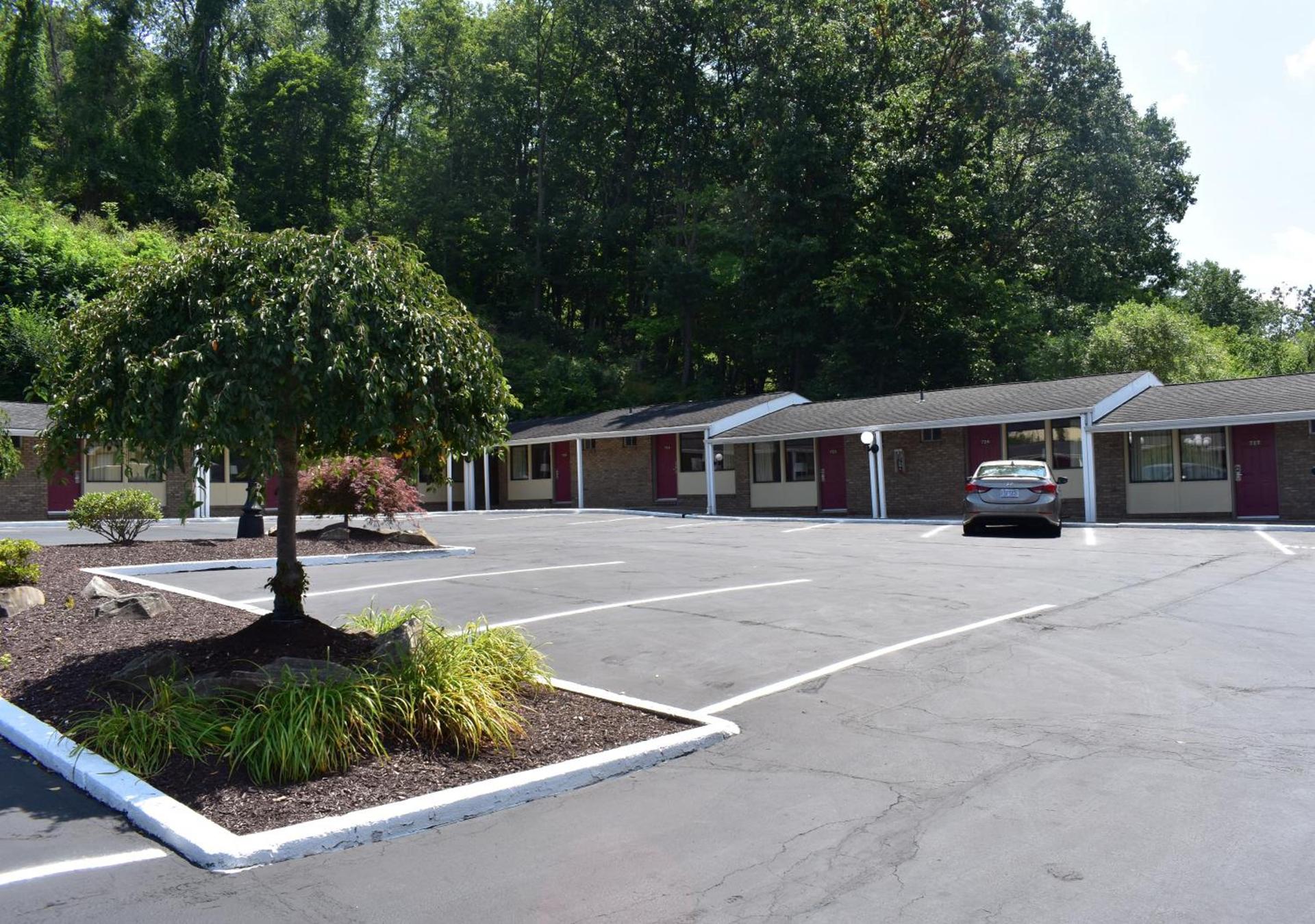 South Hills Motel photo 2