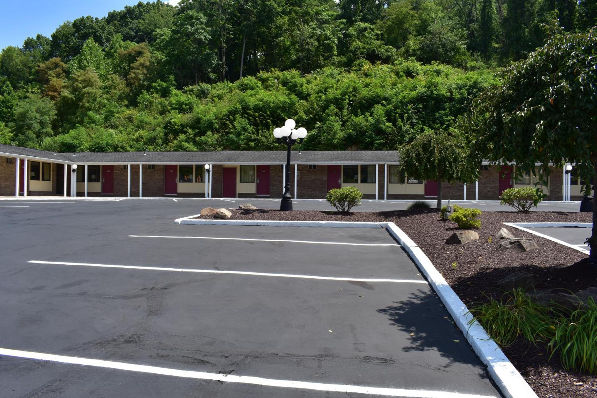 South Hills Motel photo 3