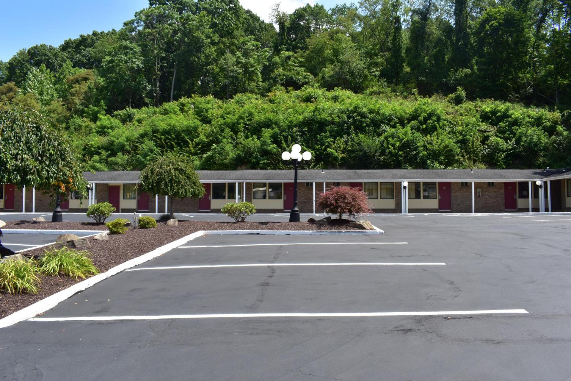 South Hills Motel photo 4