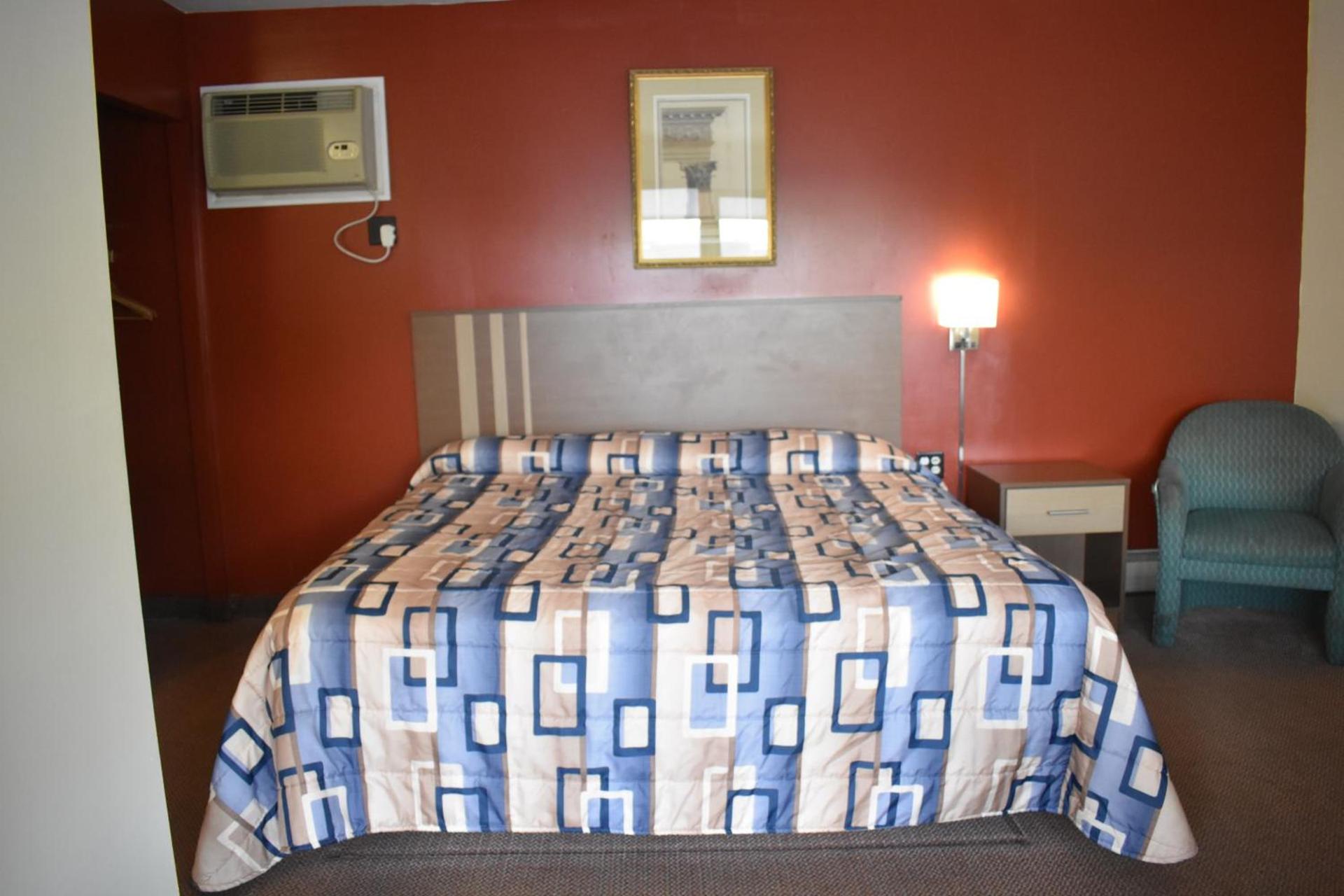 South Hills Motel photo 11