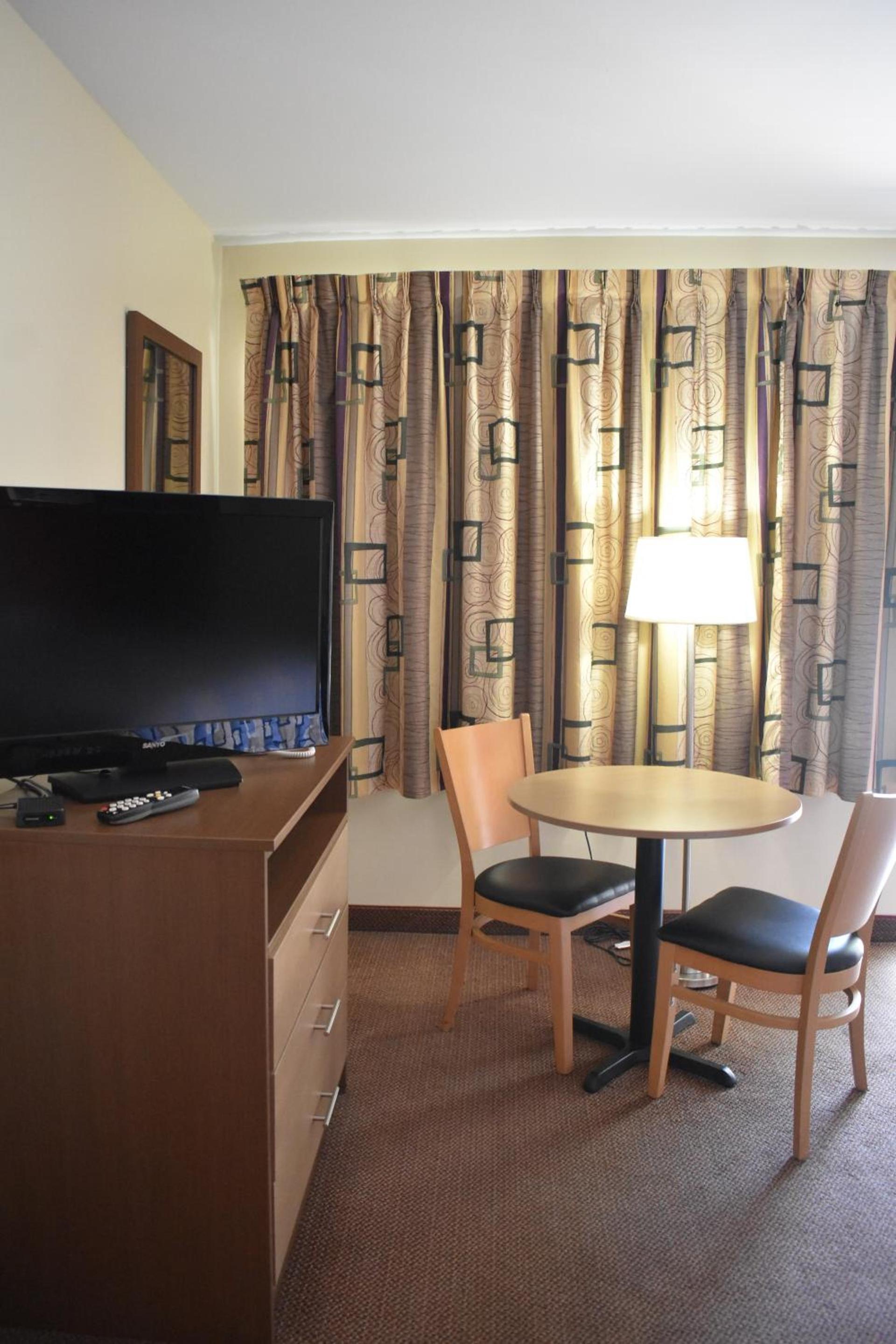 South Hills Motel photo 12