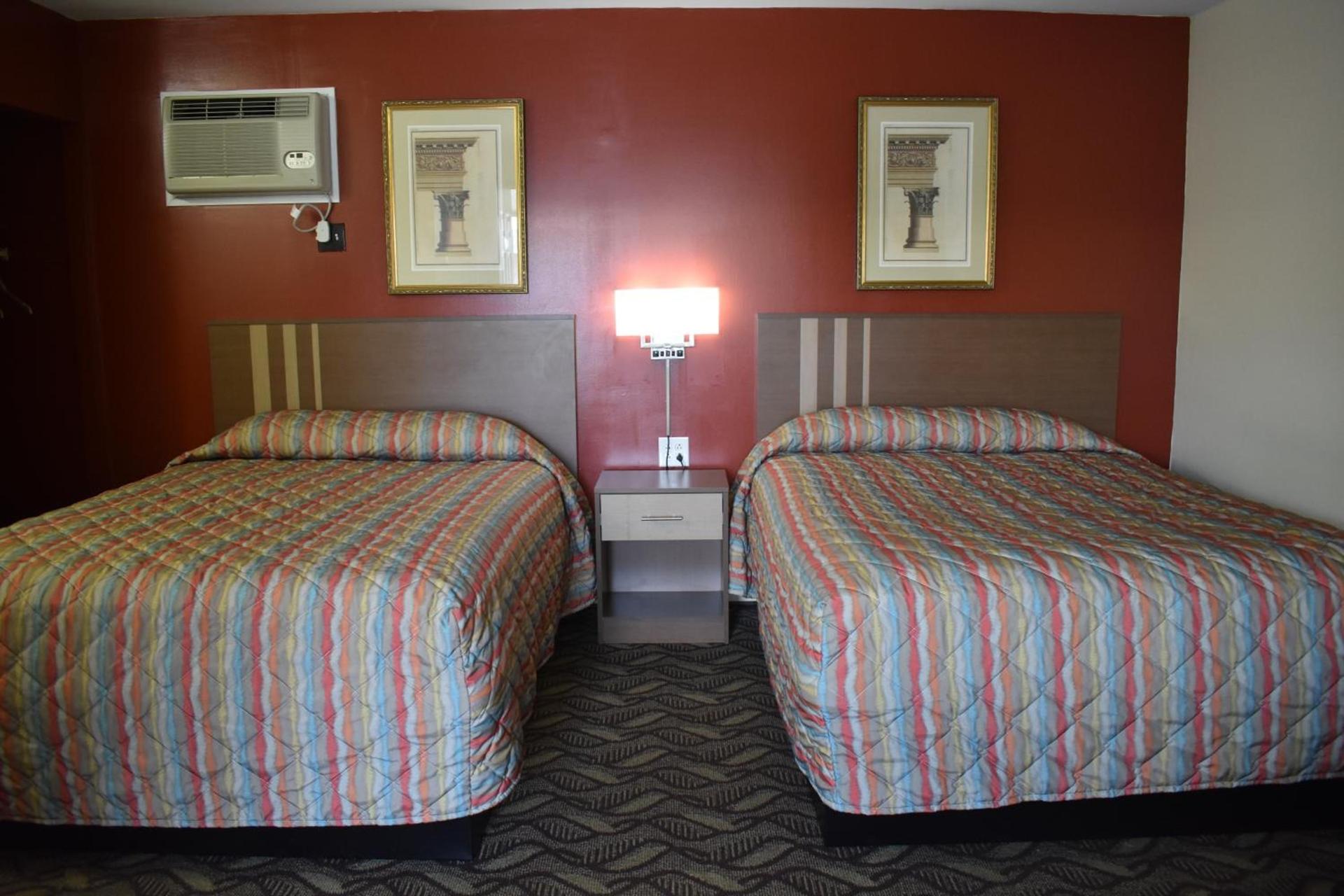 South Hills Motel photo 14