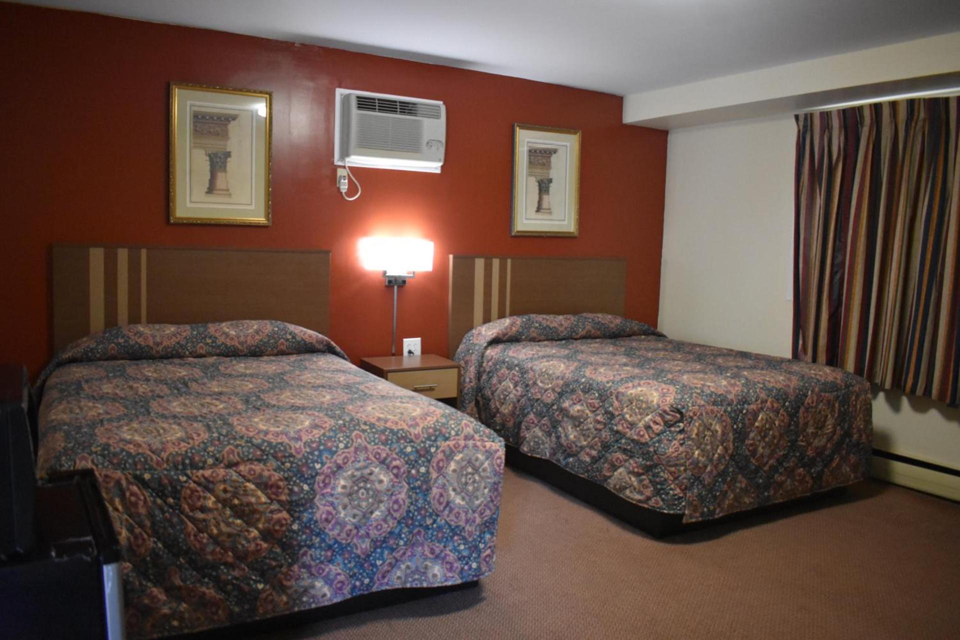 South Hills Motel photo 18